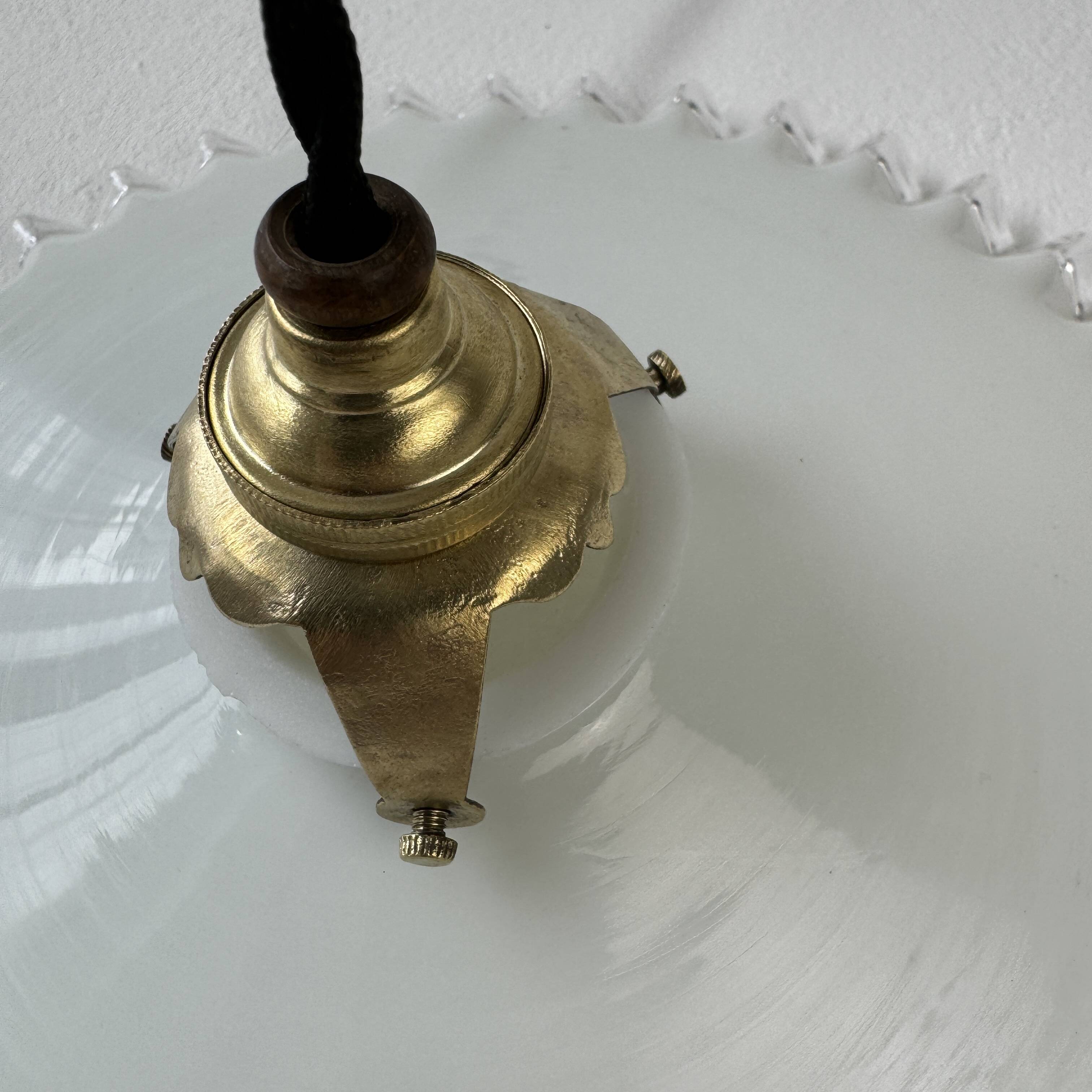 Old opaline laced suspension 26.5 cm vintage