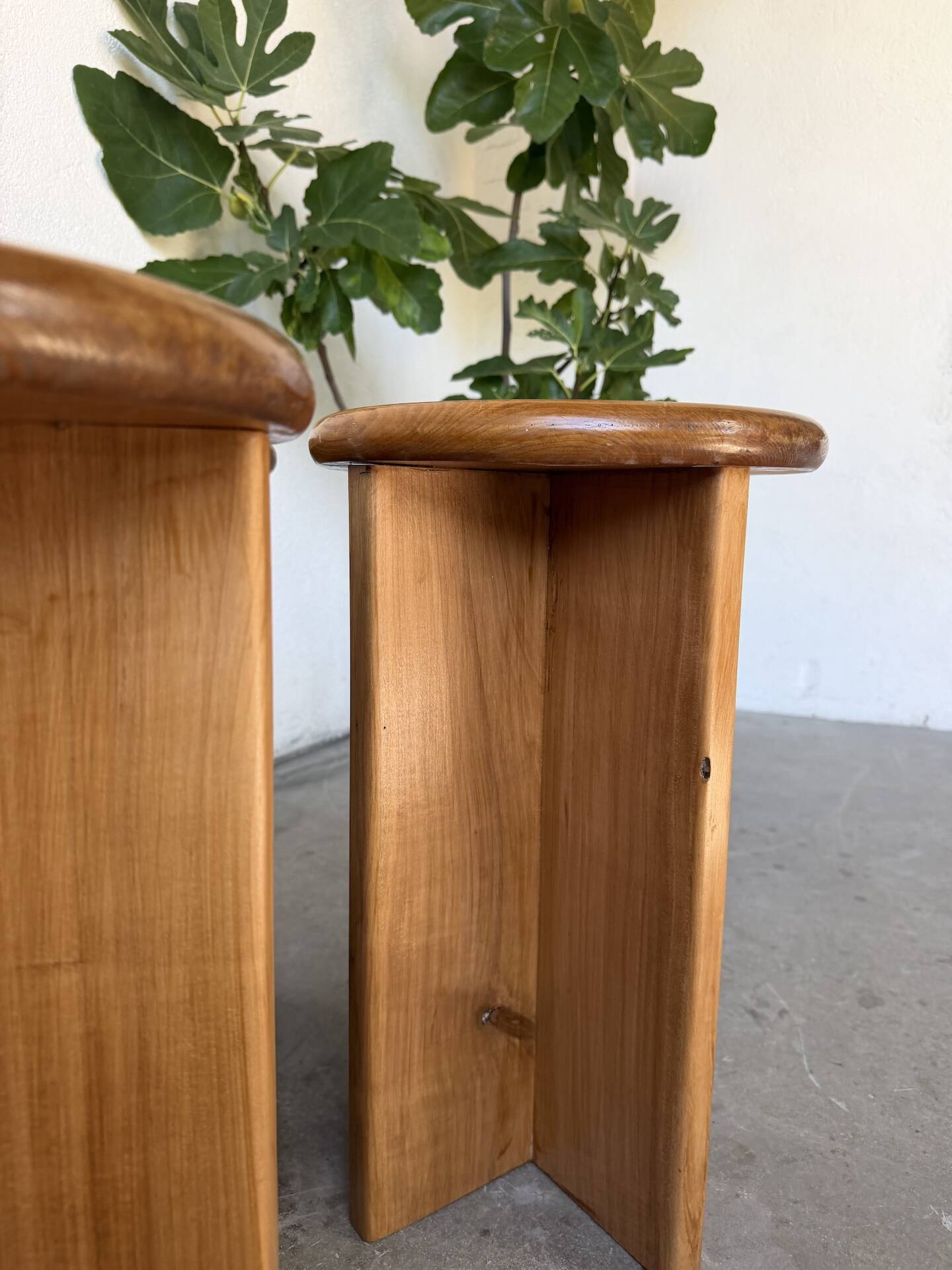 Set of 4 oak stools from the 1950s, constructivist style.