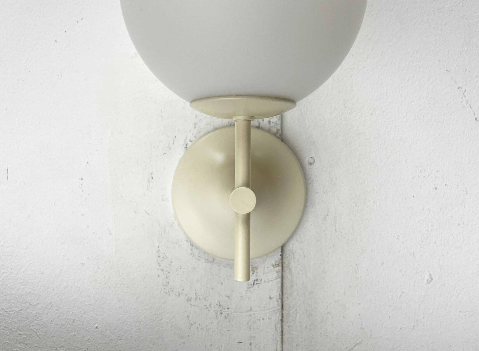 Swiss wall lamp from the modern space age of the mid-century by E.R. Nele for Temde, 1960s.