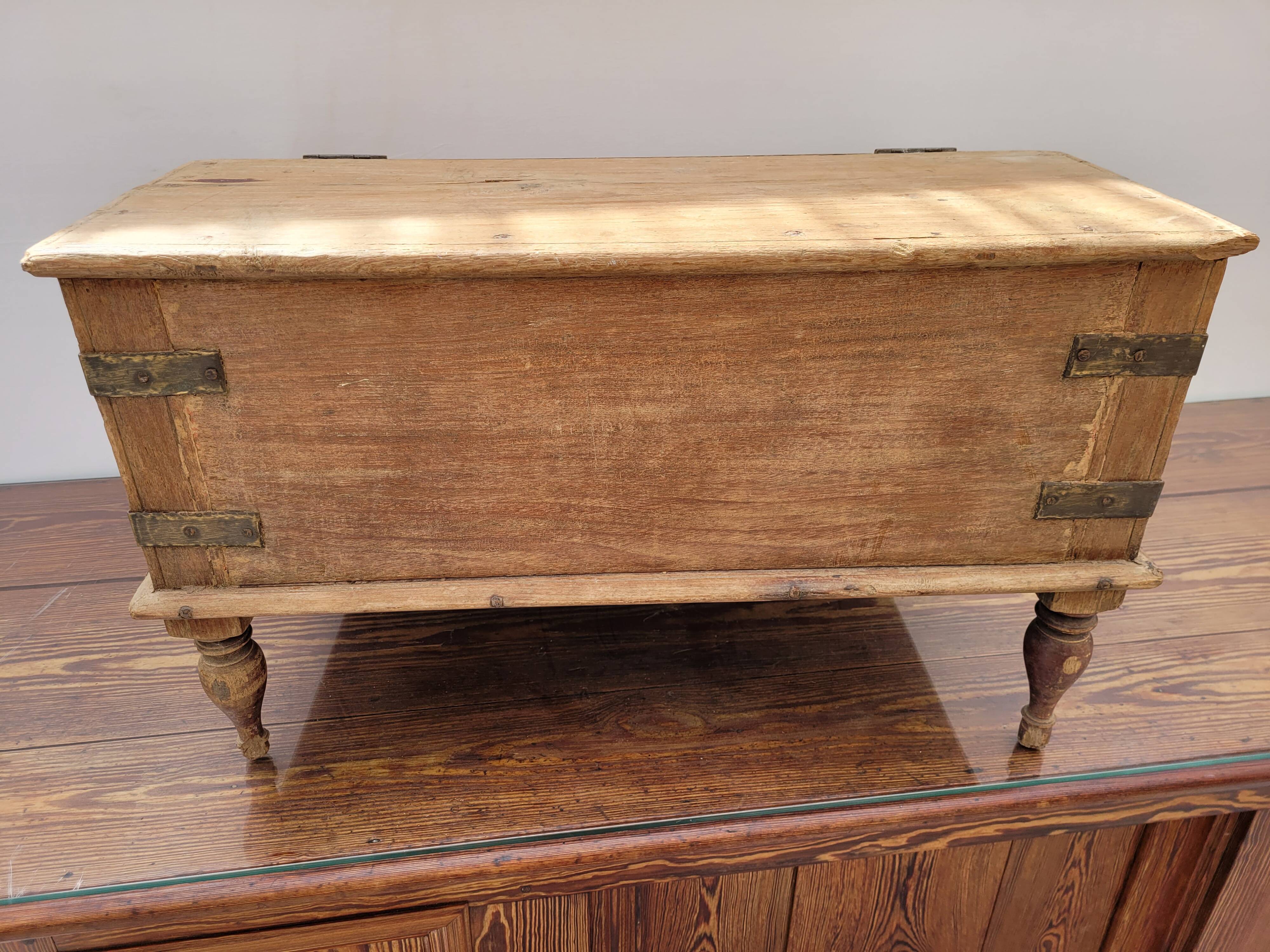 Nineteenth oak writing room