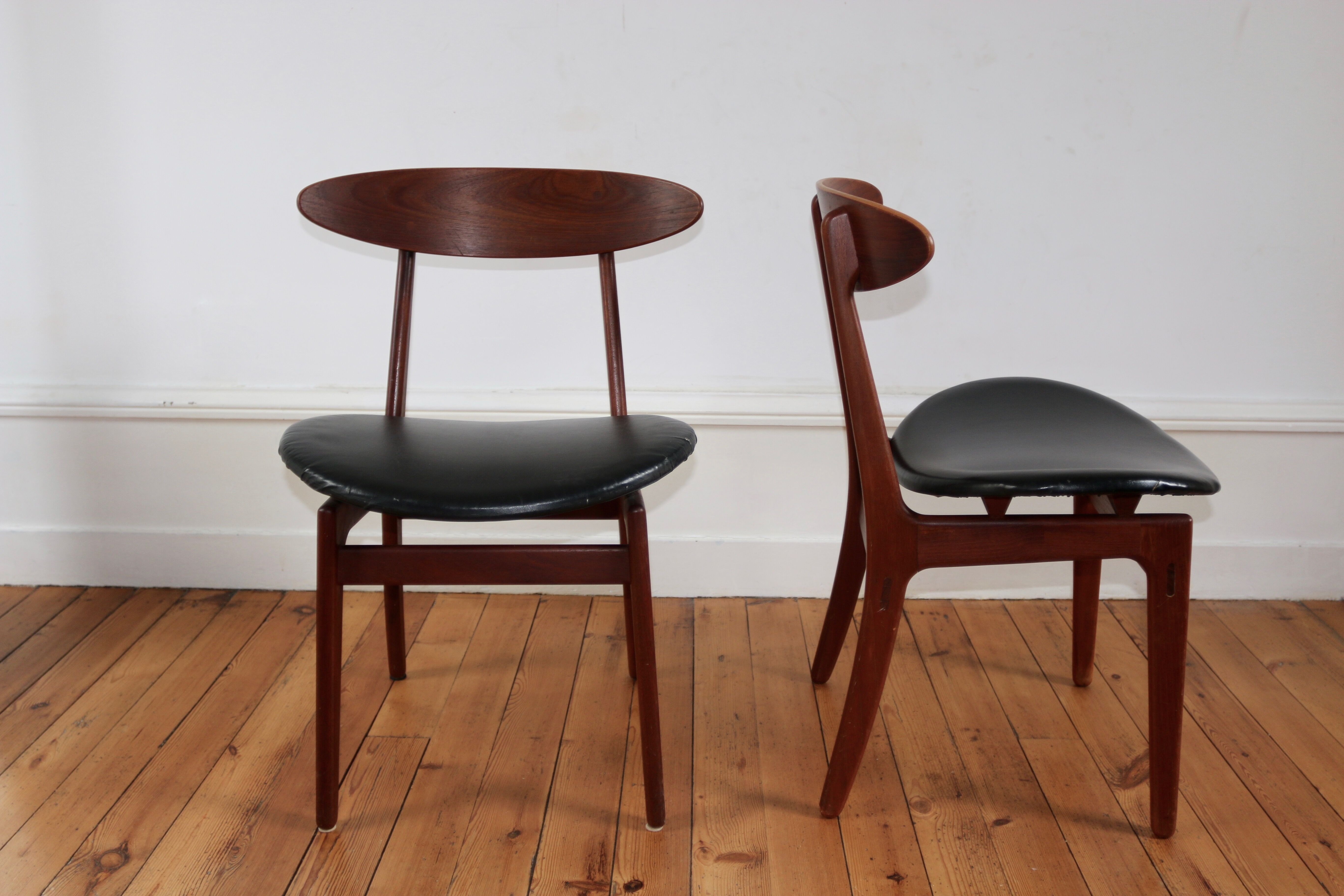 Paire de chaises scandinaves en teck années 60