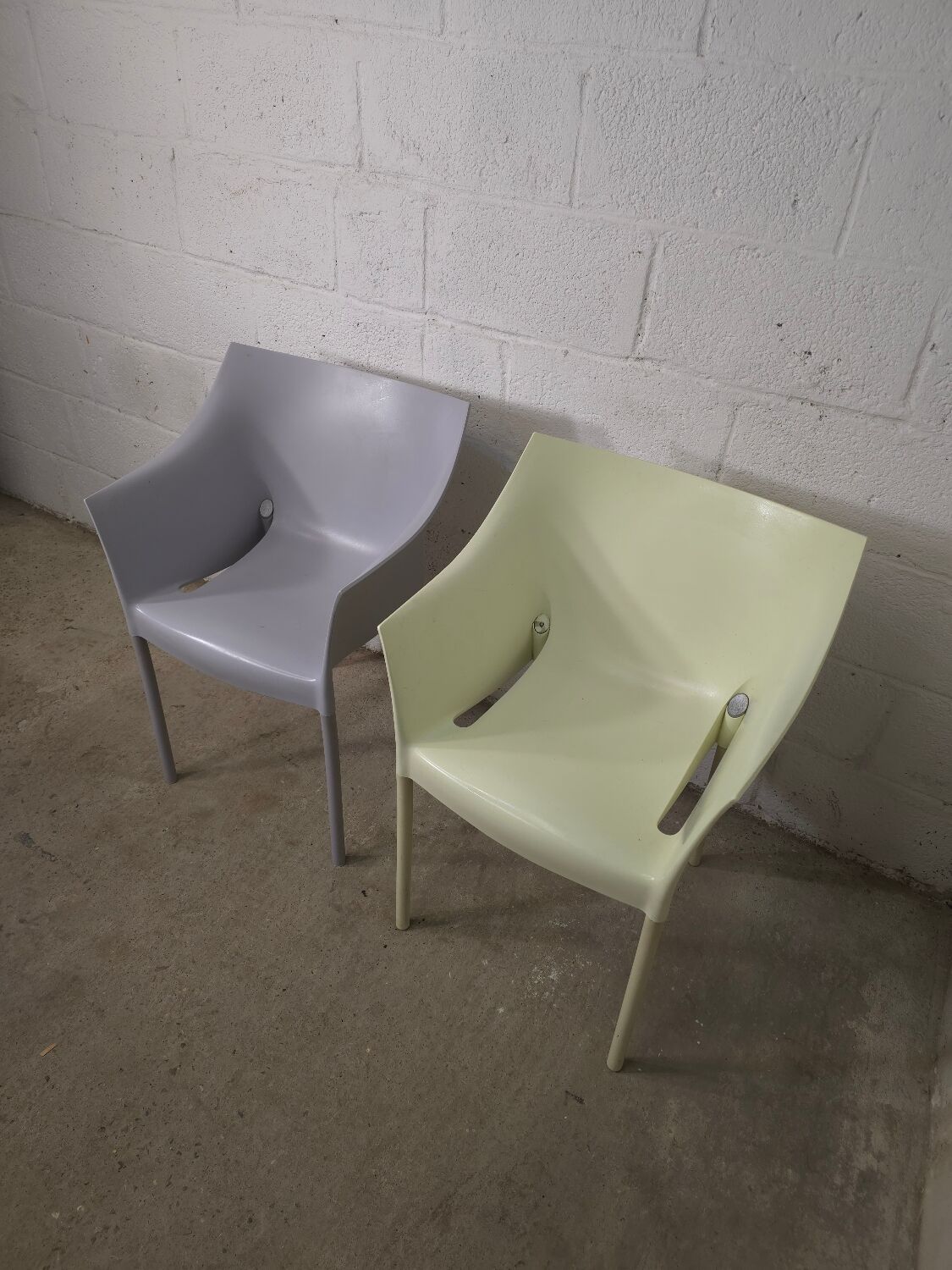 Paire de chaises petits fauteuil Kartell Dr. No Philippe Stark