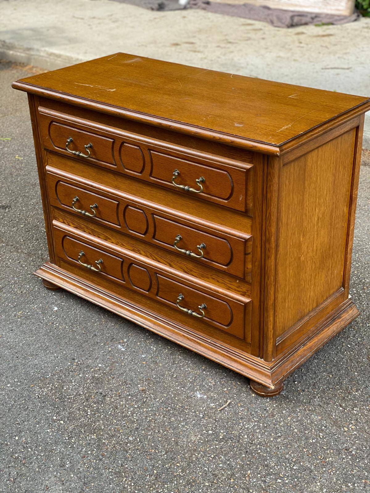 English solid wood chest of drawers with 3 drawers