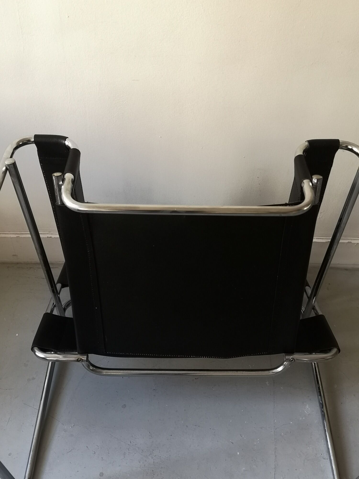 Wassily armchair by Marcel Breuer in black leather, Bauhaus 1970