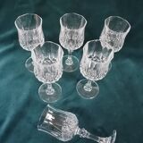 Crystal wine glasses of Arques