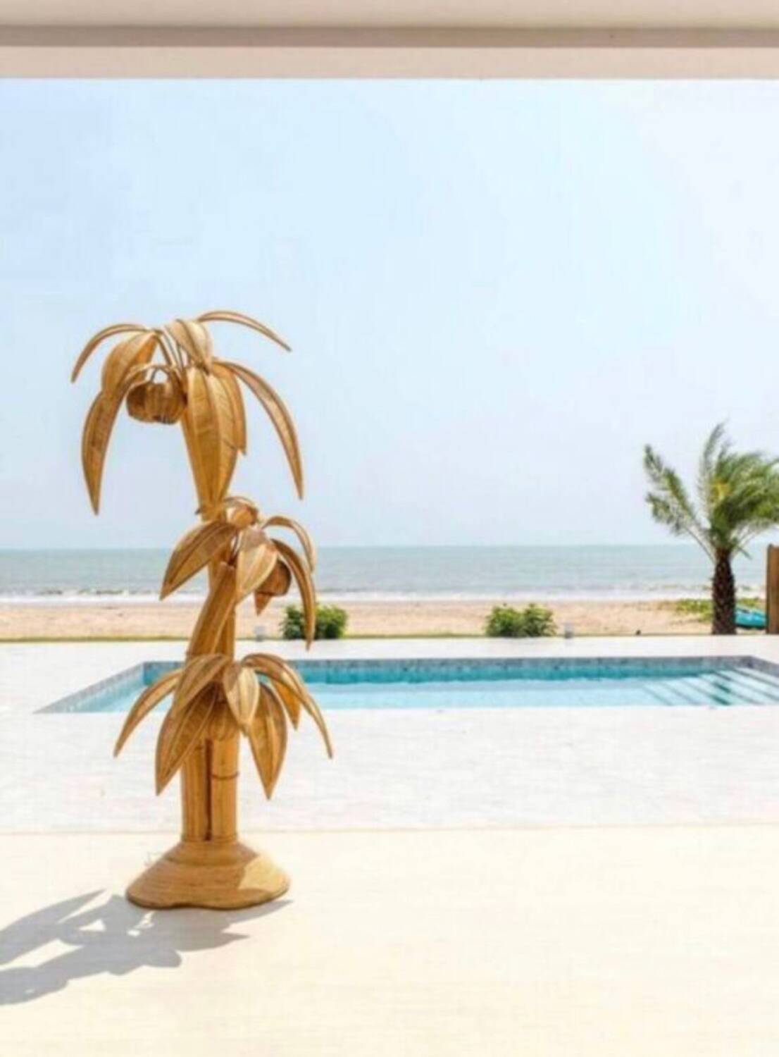 Large "coconut/palm" lamp in rattan