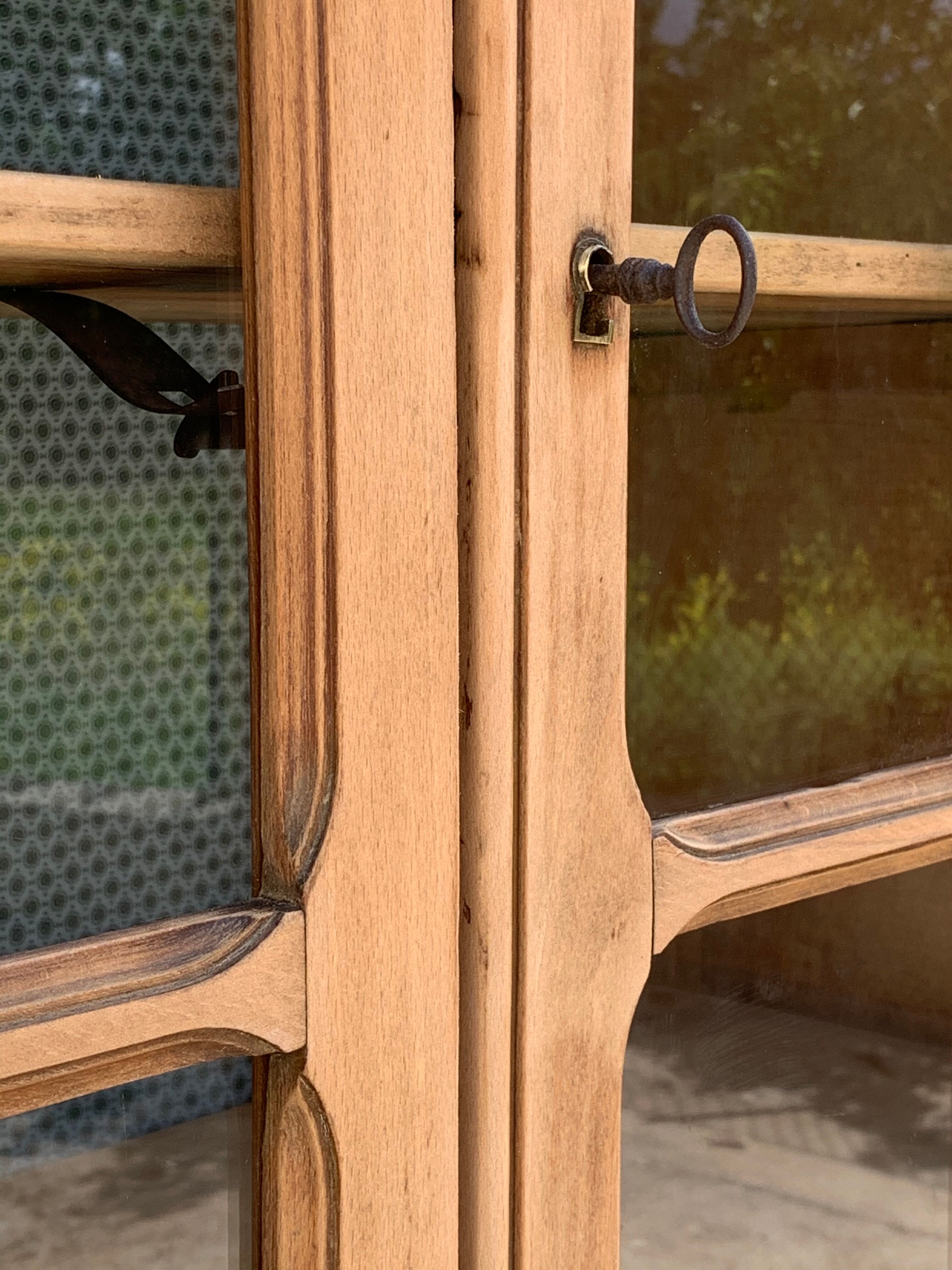 Parisian buffet glazed raw wood