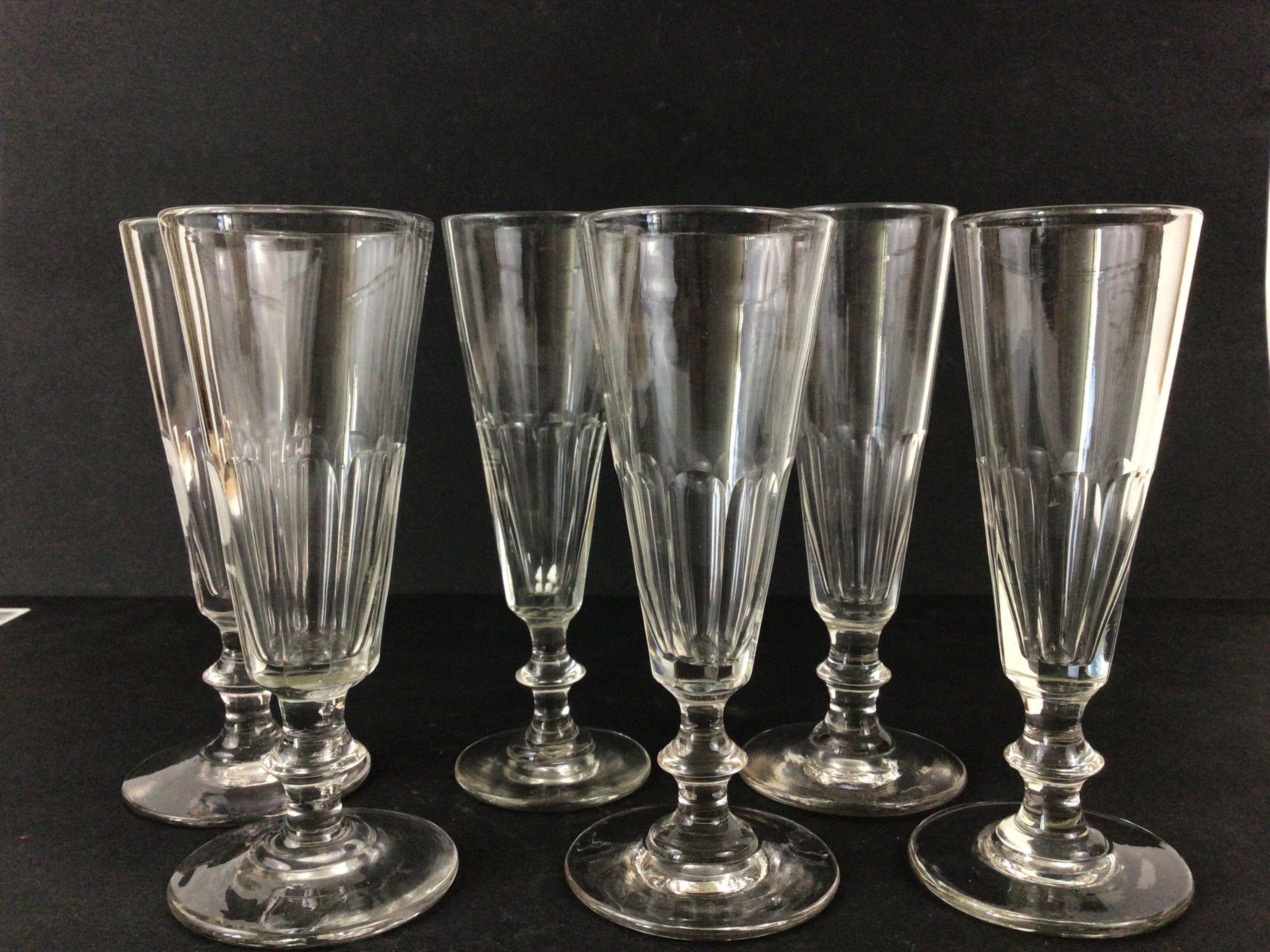 Suite of 6 champagne flutes in old glass
