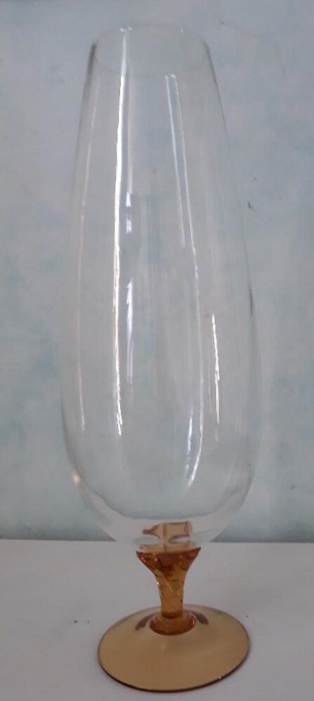 Glass-shaped vase