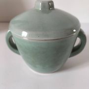 Covered sugar bowl in celadon ceramic – modernist lines
