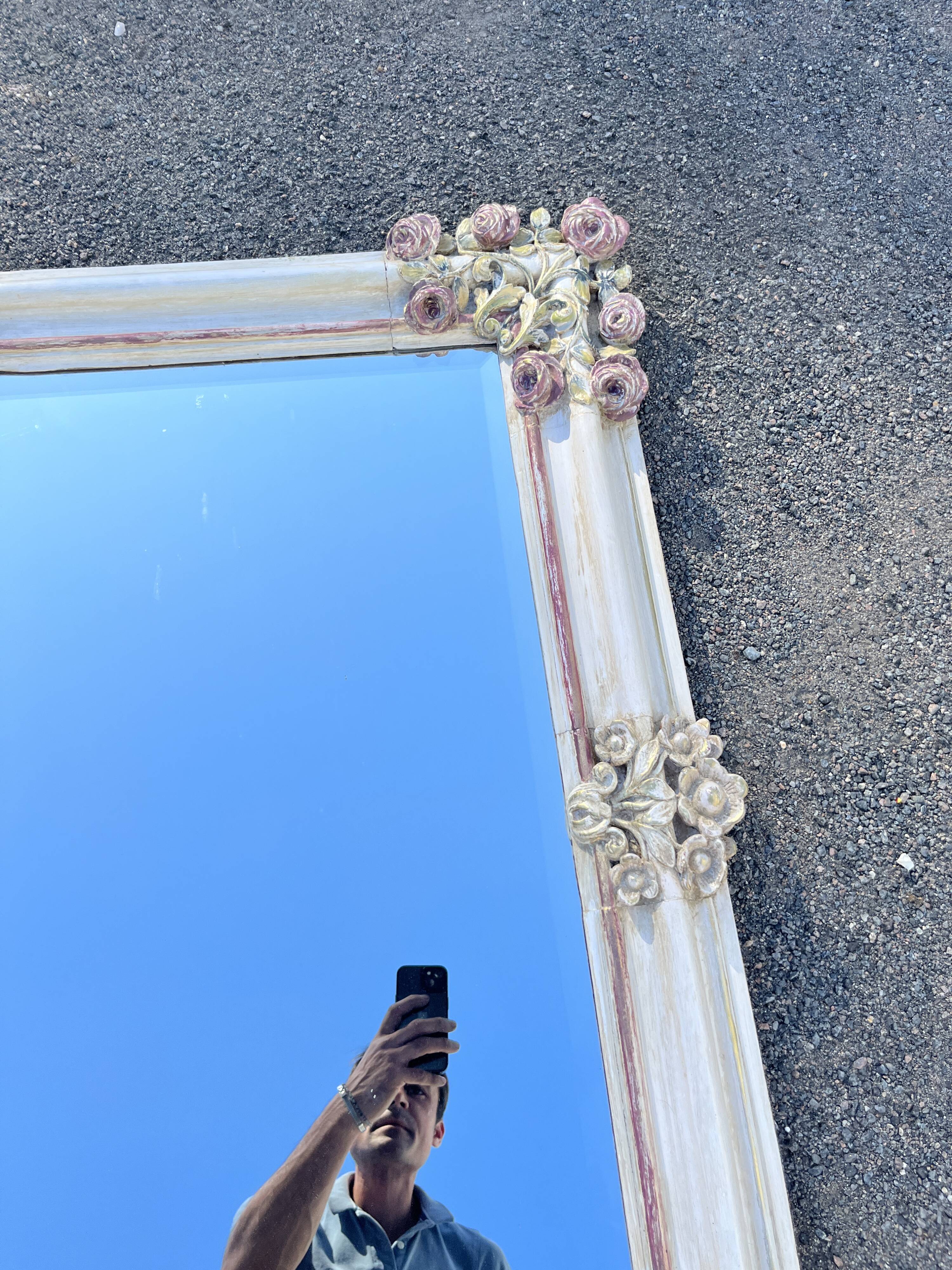 Large decorative mirror with a relief design of roses and flowers – Romantic style