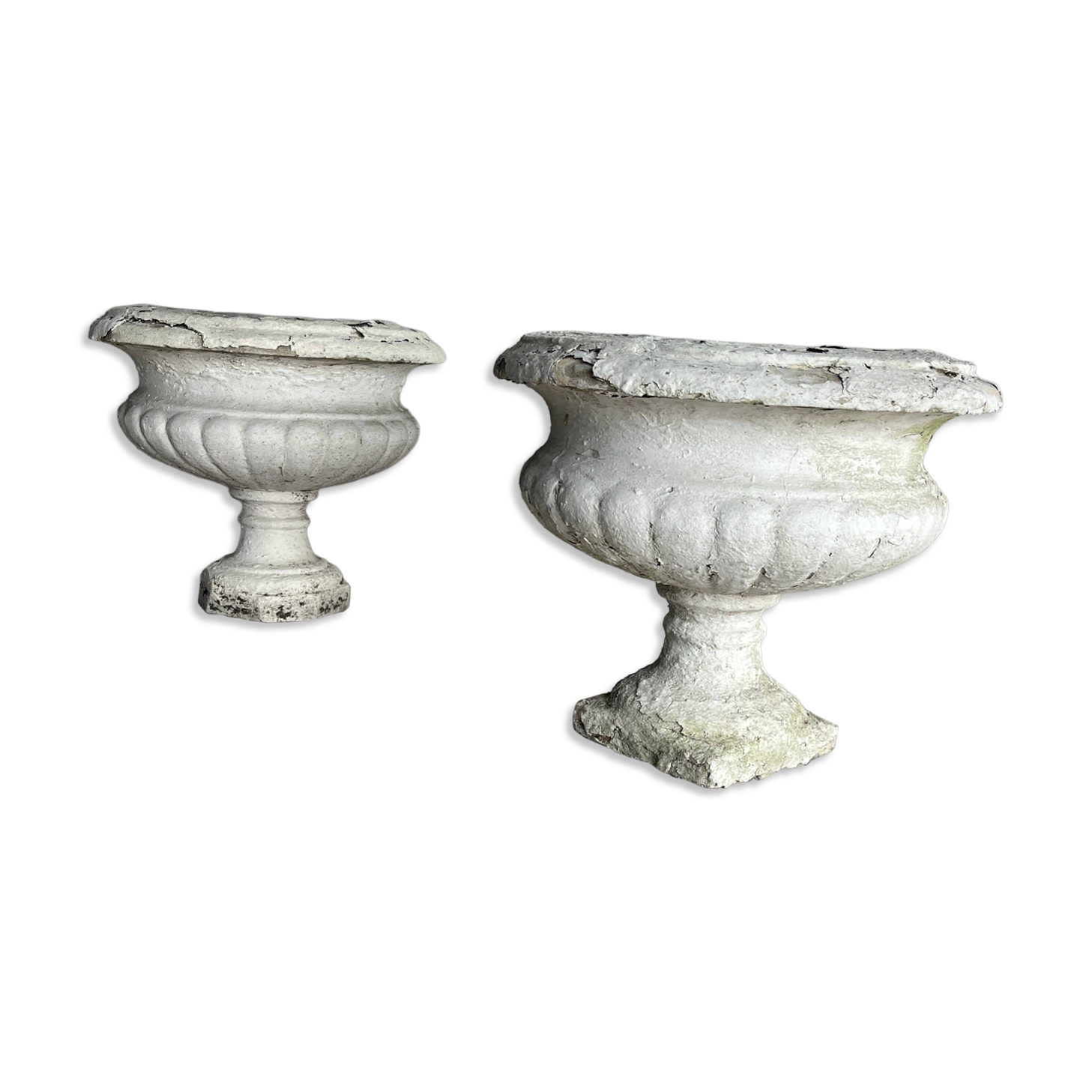 Pair of antique Médicis garden vases in cast stone.