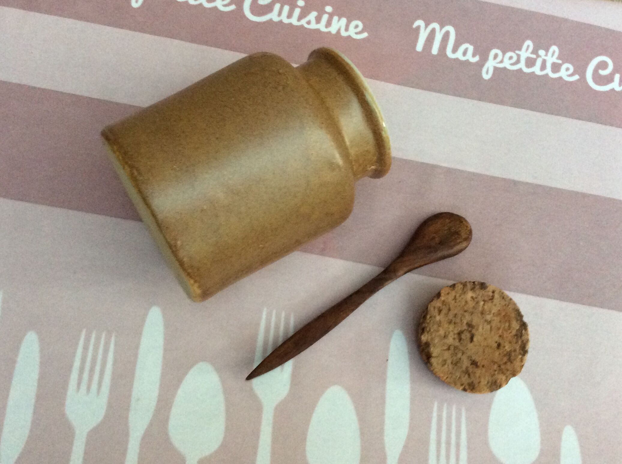 Sandstone mustard pot with cork and olive wood spoon - vintage