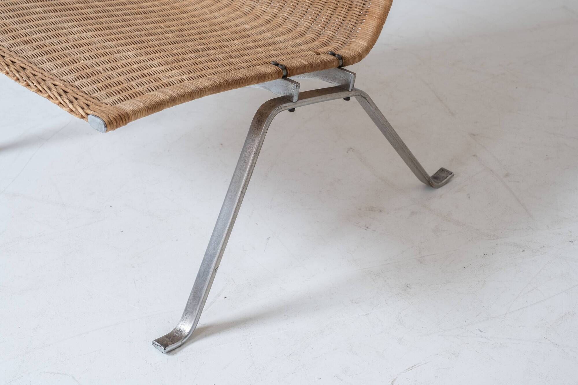 Early edition PK22 by Poul Kjaerholm for E. Kold Christensen, Denmark 1956.