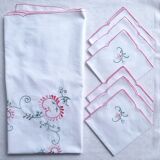 Tablecloth and 6 tea towels