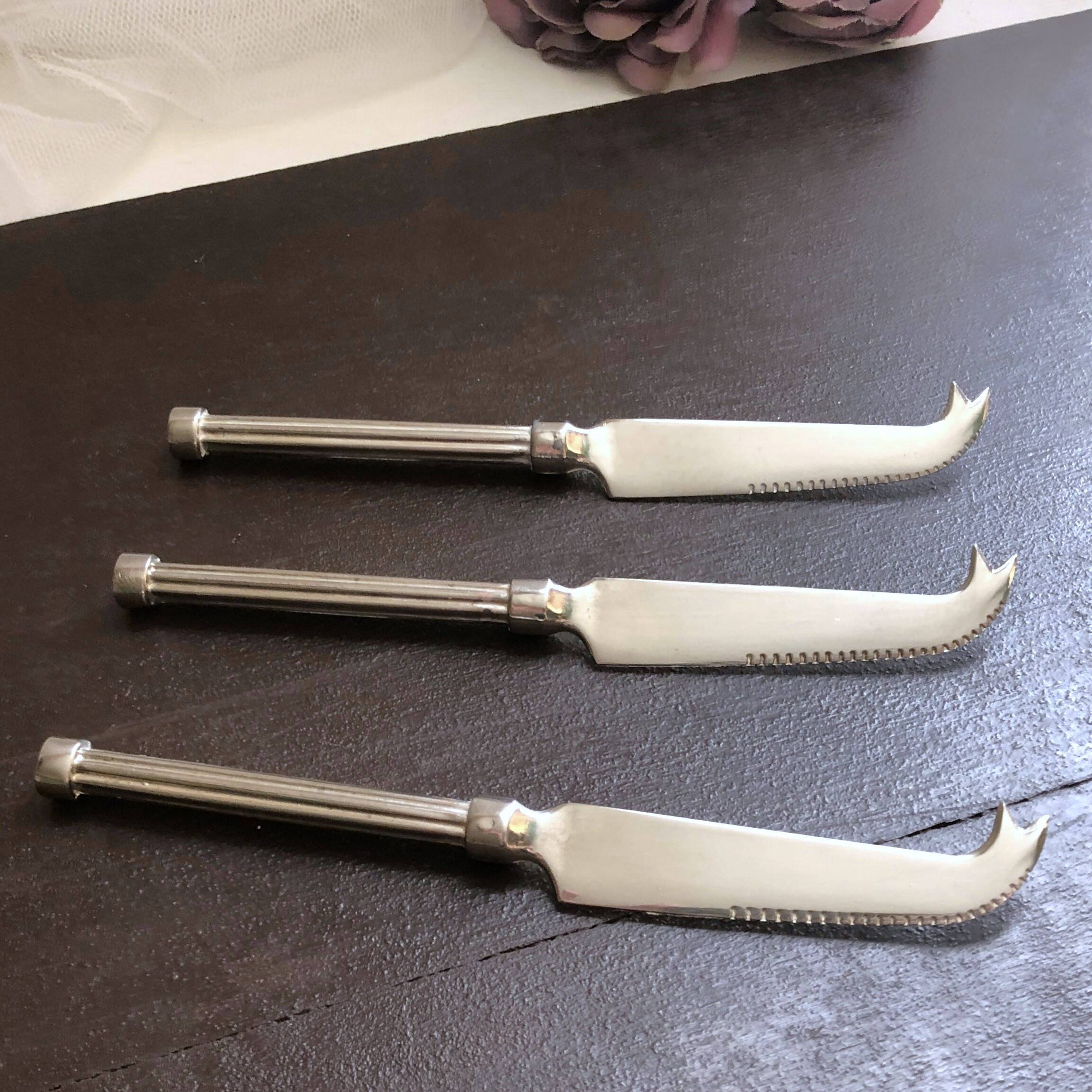 Lot de 3 petits couteaux à fromage métal argenté
