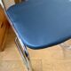 Paire de chaises en nubuck, skaï et aluminium chromé
