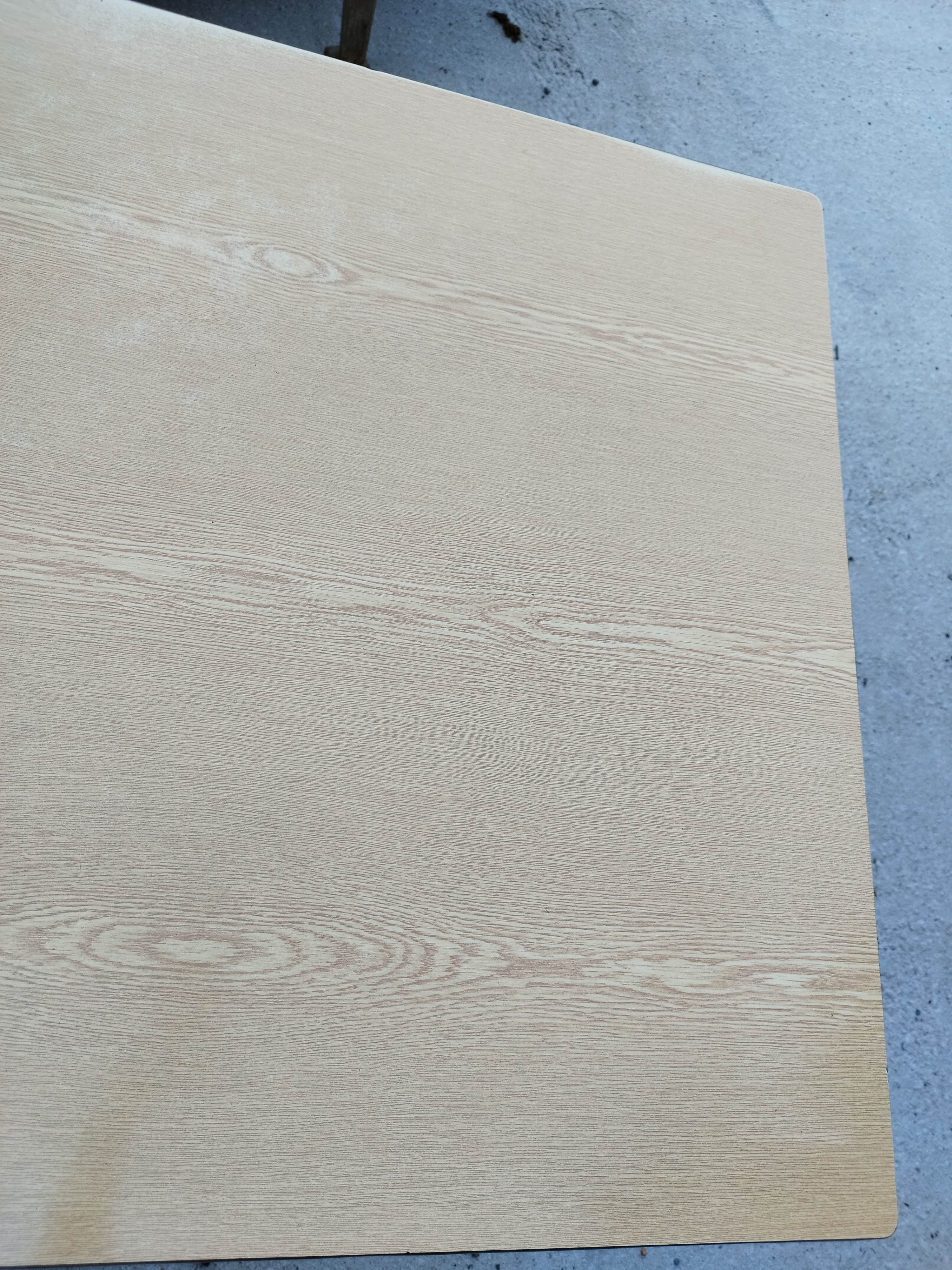 Large table with oak spindle top formica year 50