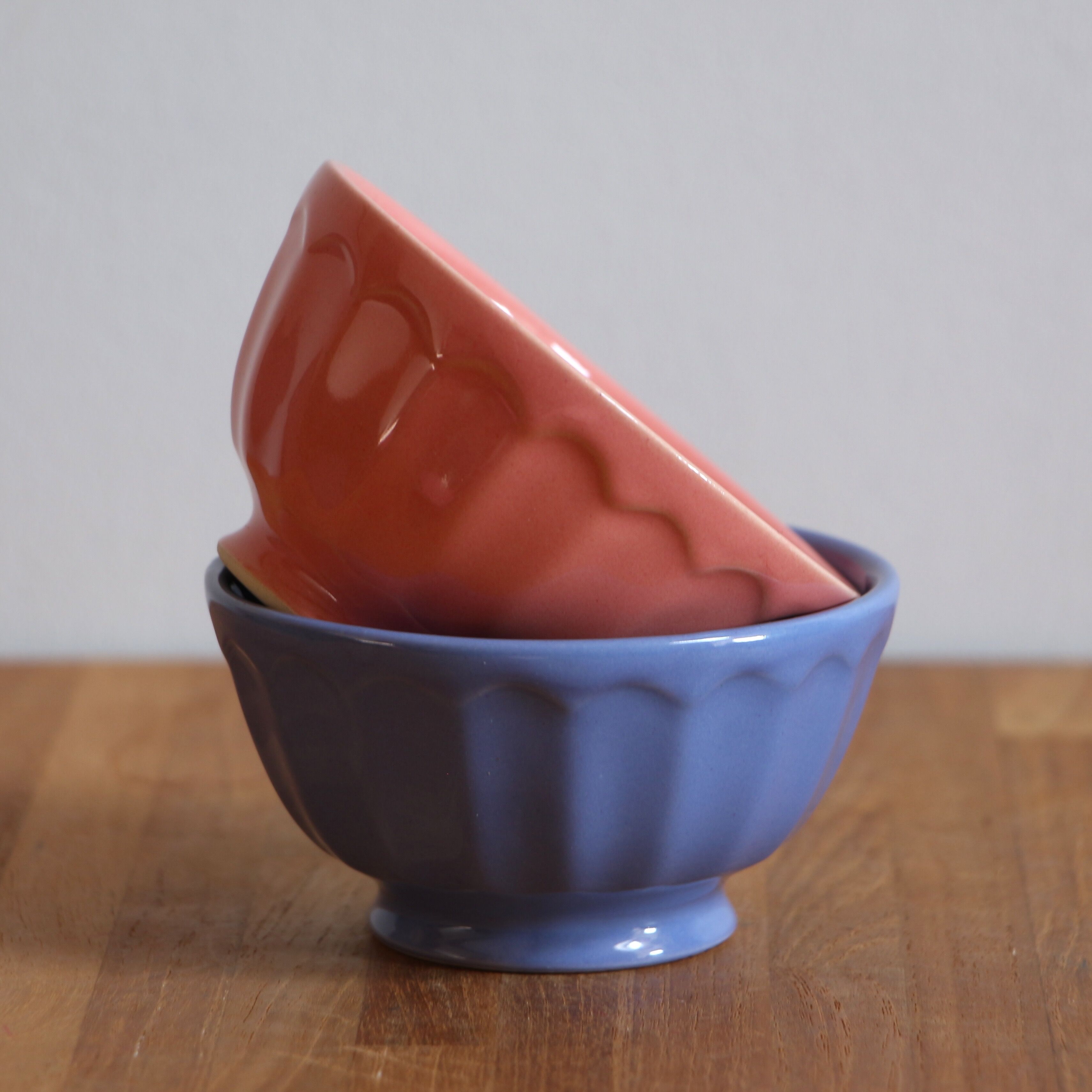 Colorful faceted bowls