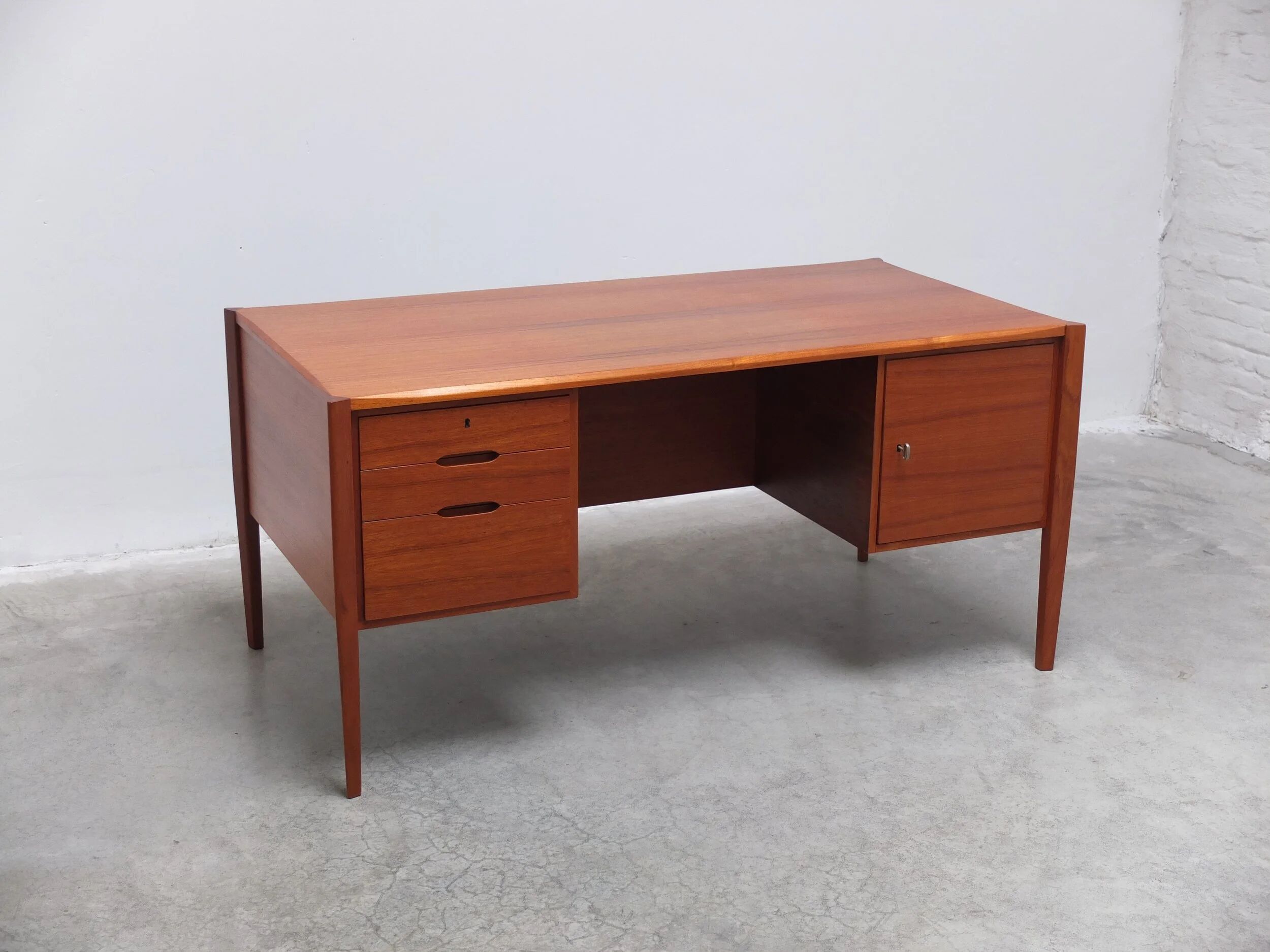 Freestanding desk with Bookshelf by Wilhelm Renz, 1960s