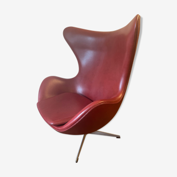 Design armchair Fritz Hansen "egg", leather by Arne Jacobsen