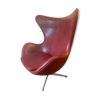 Design armchair Fritz Hansen "egg", leather by Arne Jacobsen