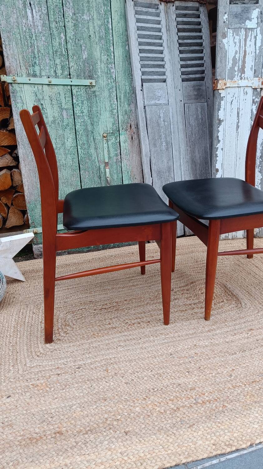 Scandinavian chairs, compass foot, skai