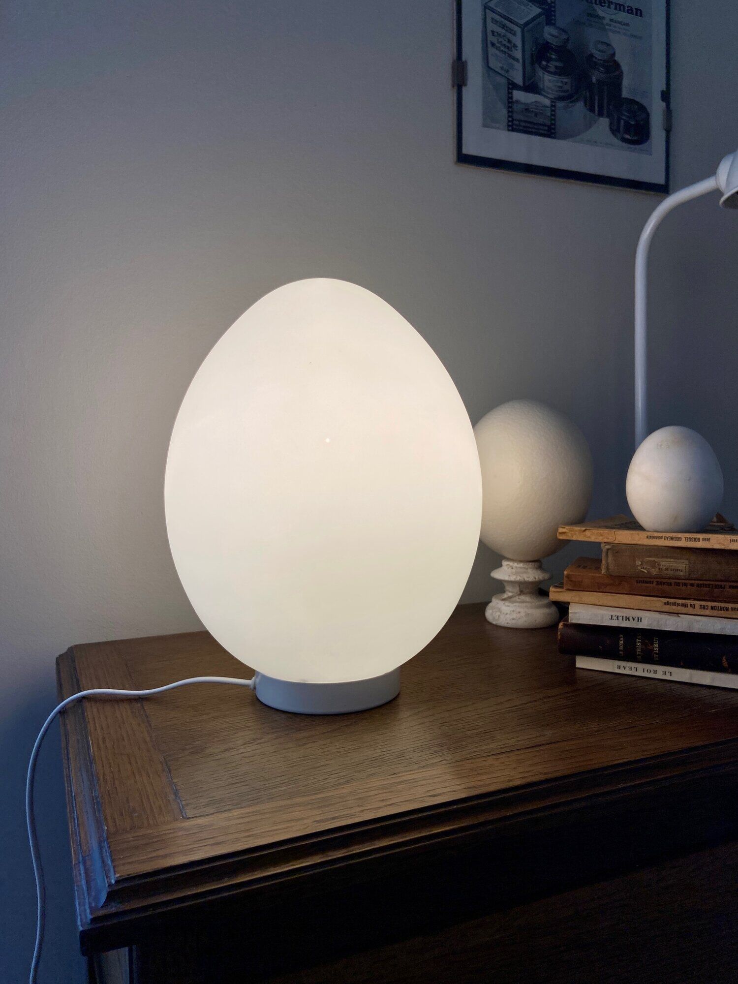 White opaline egg table lamp