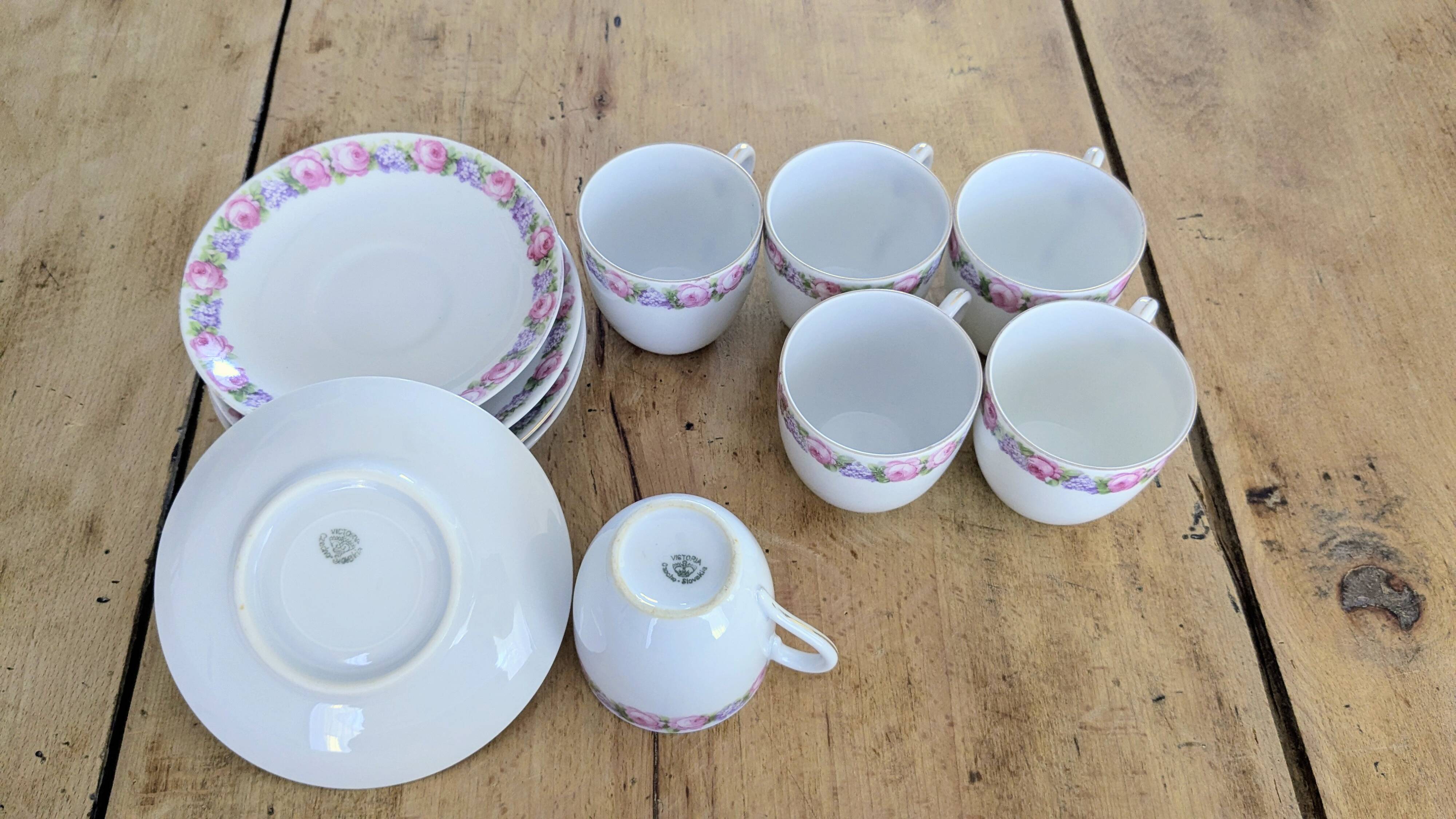 12-piece coffee service in porcelain Victoria from Czechoslovakia