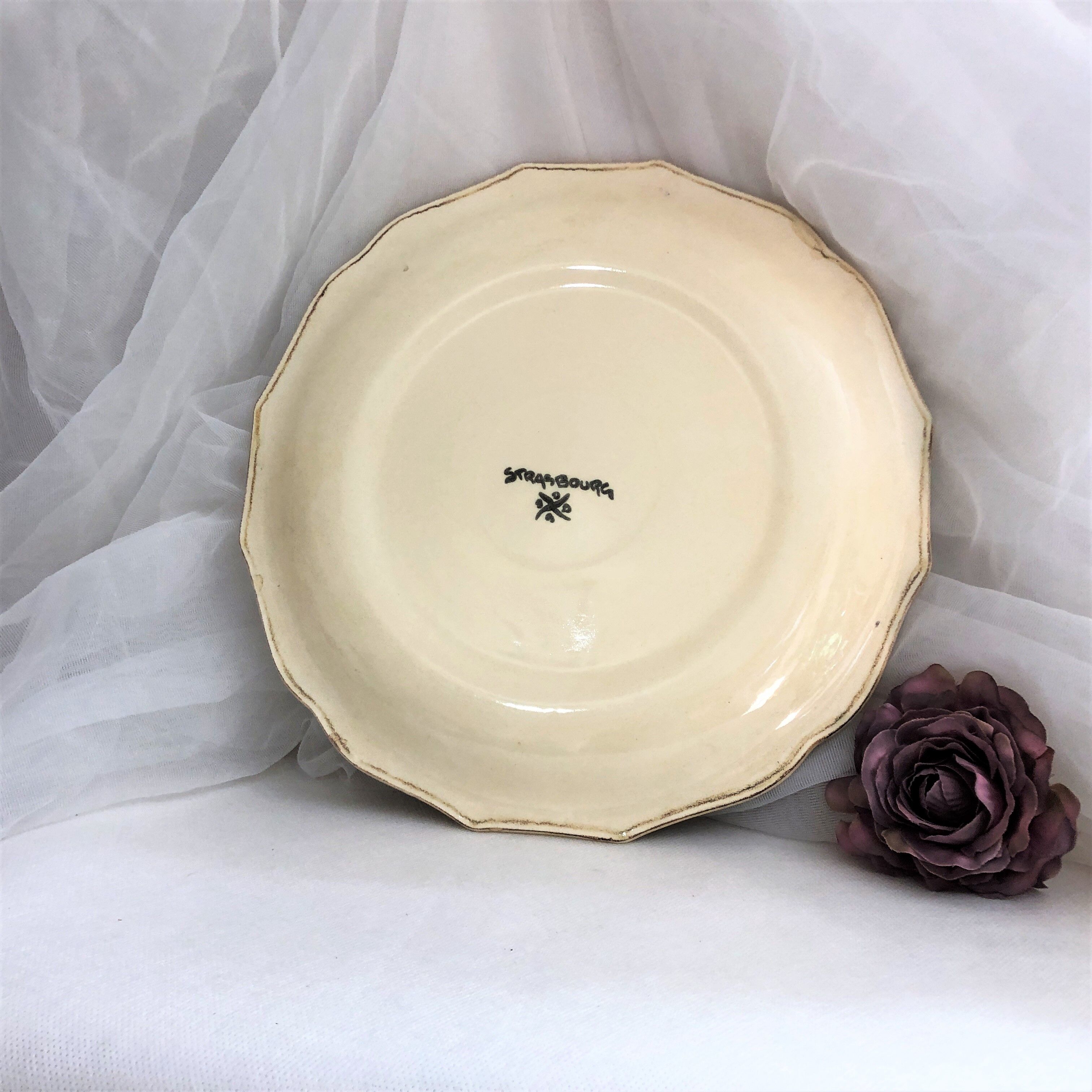 Decorative plate earthenware of Salins France decoration Strasbourg