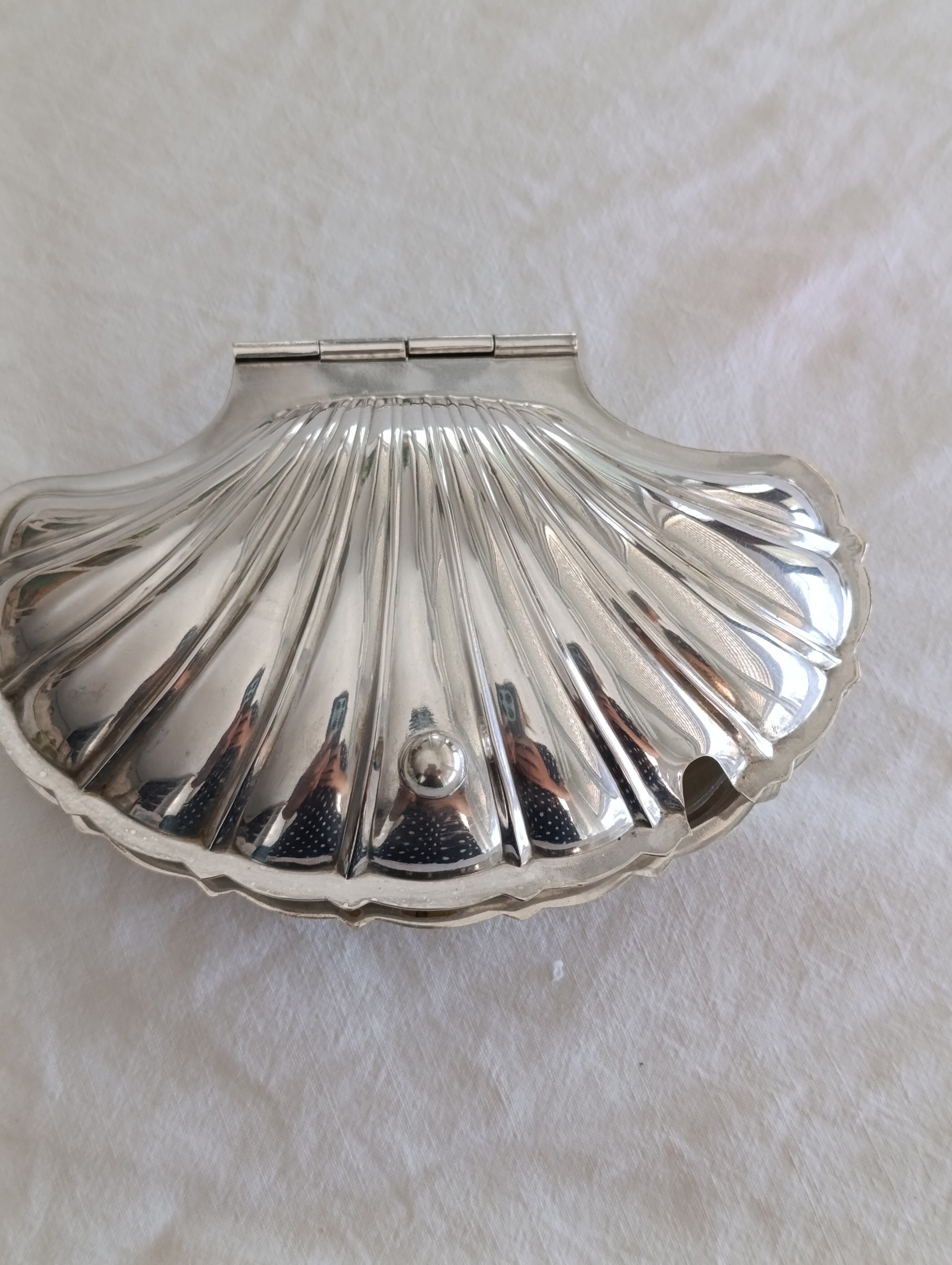 Butter dish