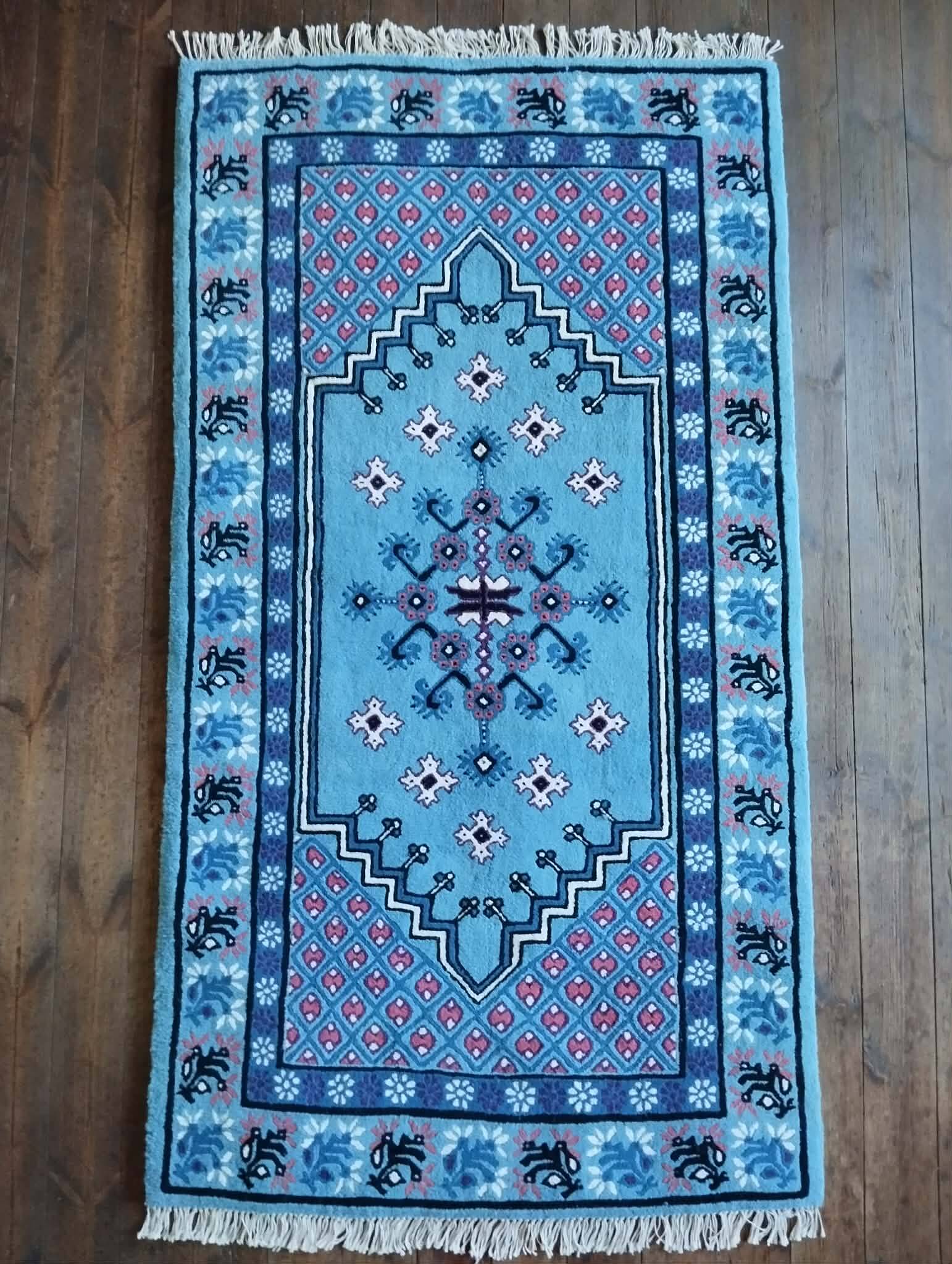 Handmade Kairouan Berber rug 188x103cm