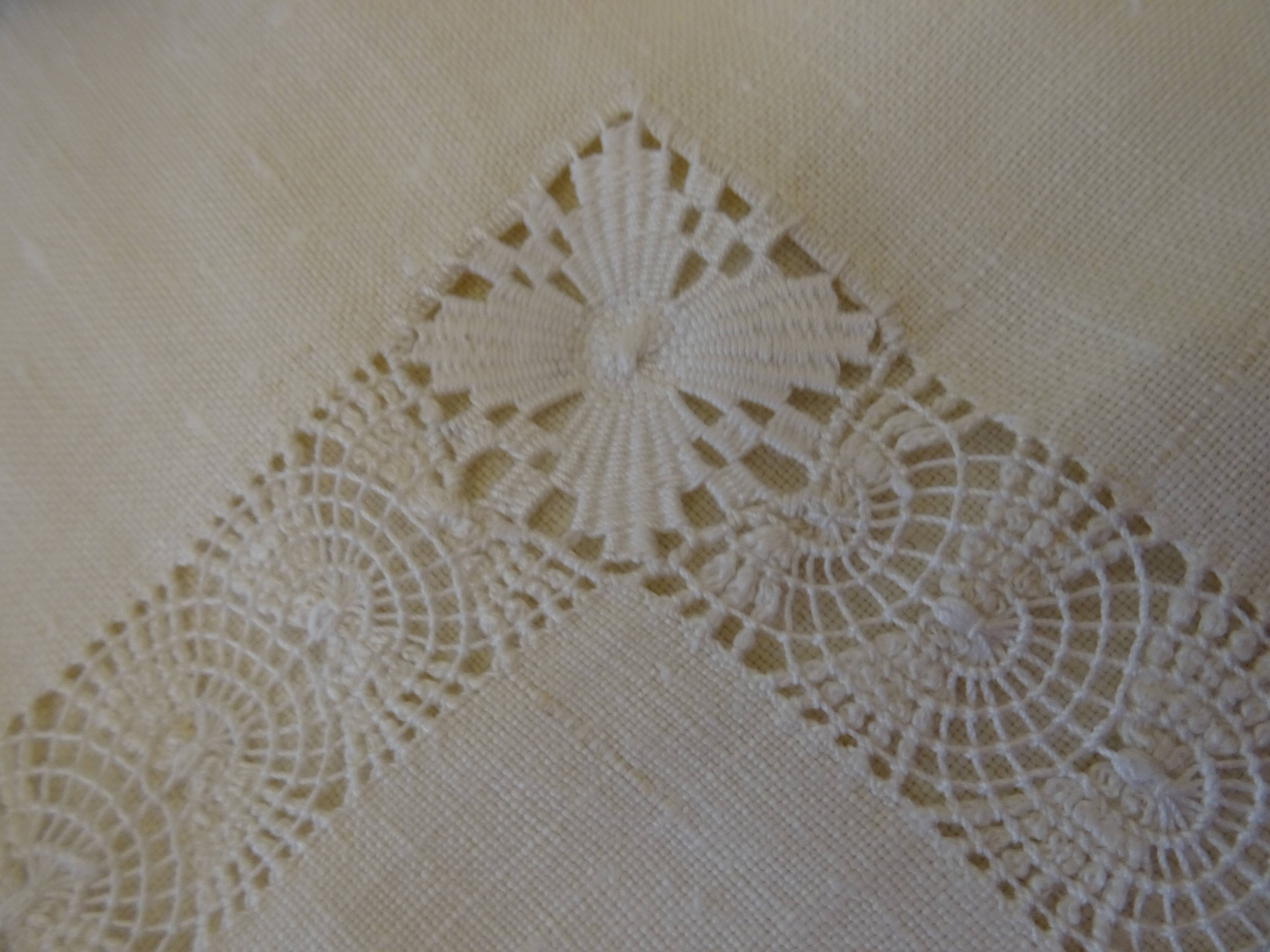 Monogrammed assorted sheet and pilet set