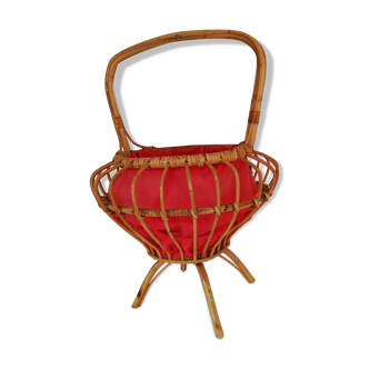 Rattan worker