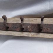 Patère en bois et fer forgé