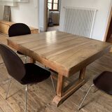 Extendable walnut table