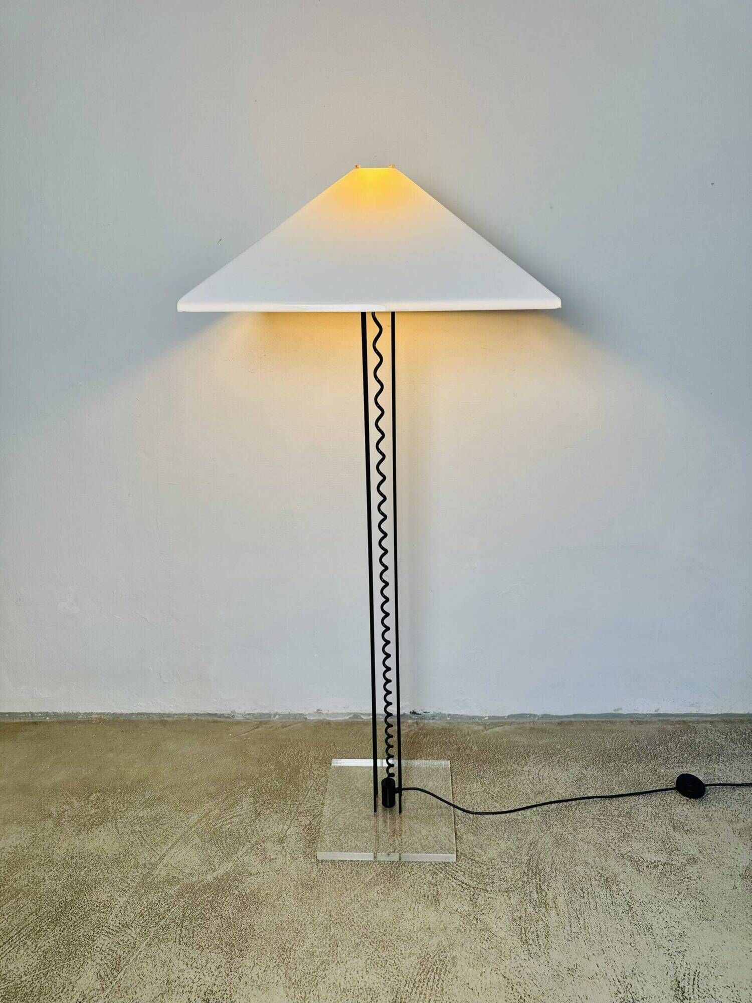 Sculptural Pyramid Floor Lamp In Acrylic By Harco Loor For Harco Loor Design, The Netherlands, 1980S