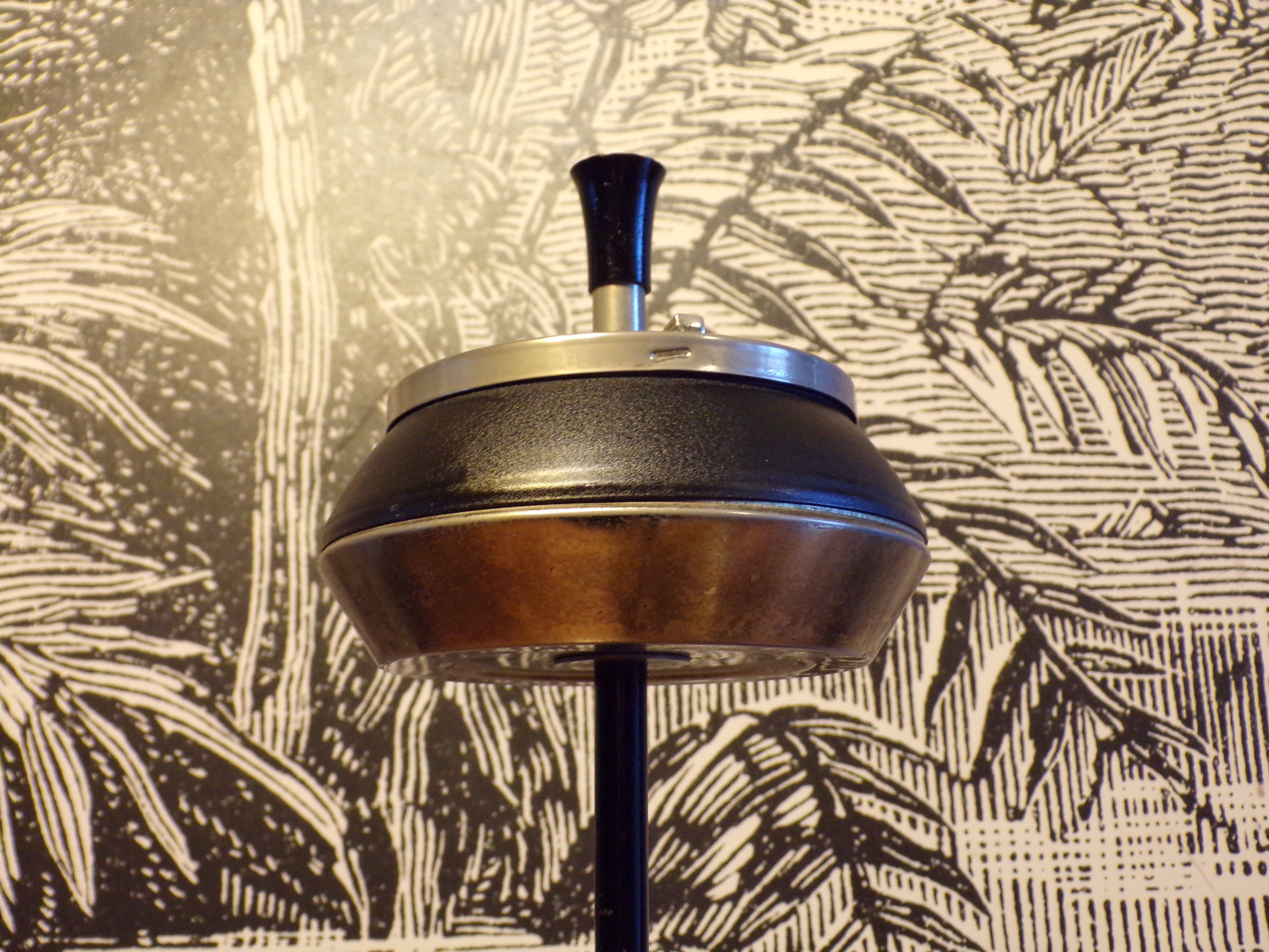 Vintage Push-up Ashtray