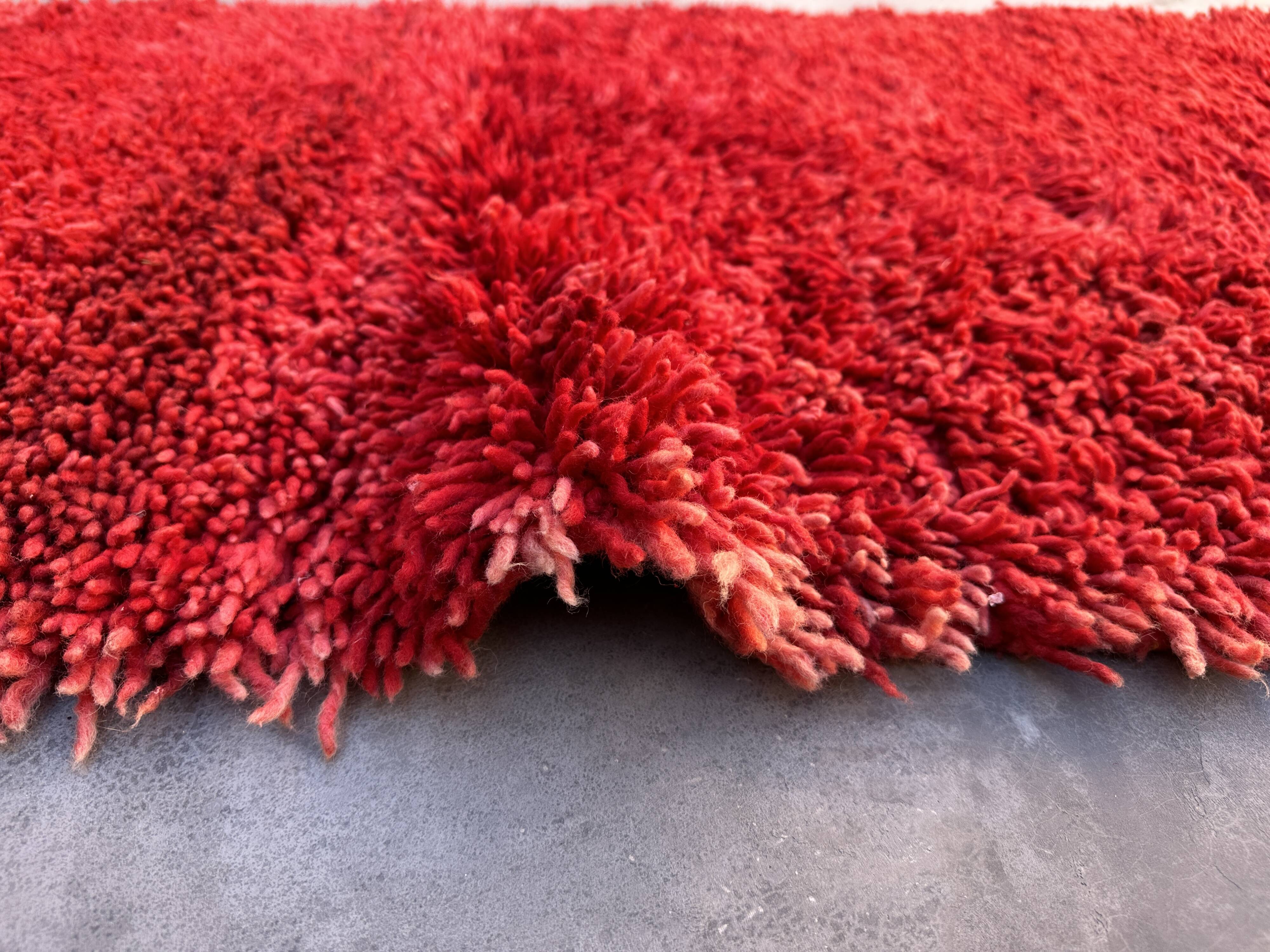 Moroccan rug Beni M'Guild red - 94 x 254 cm