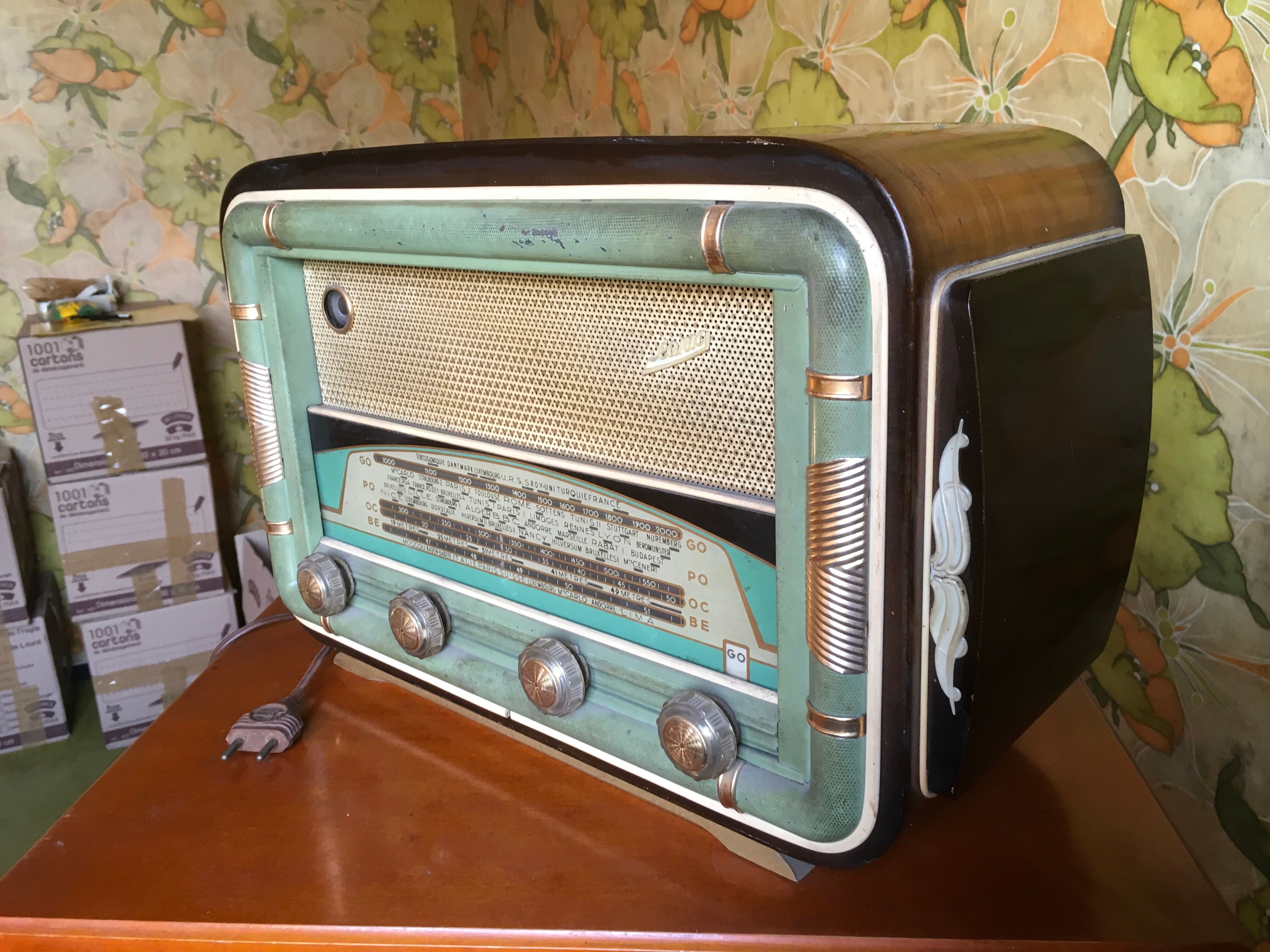 Poste de radio ancien