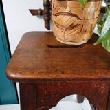 Tabouret ancien artisanal en bois massif – Pièce unique