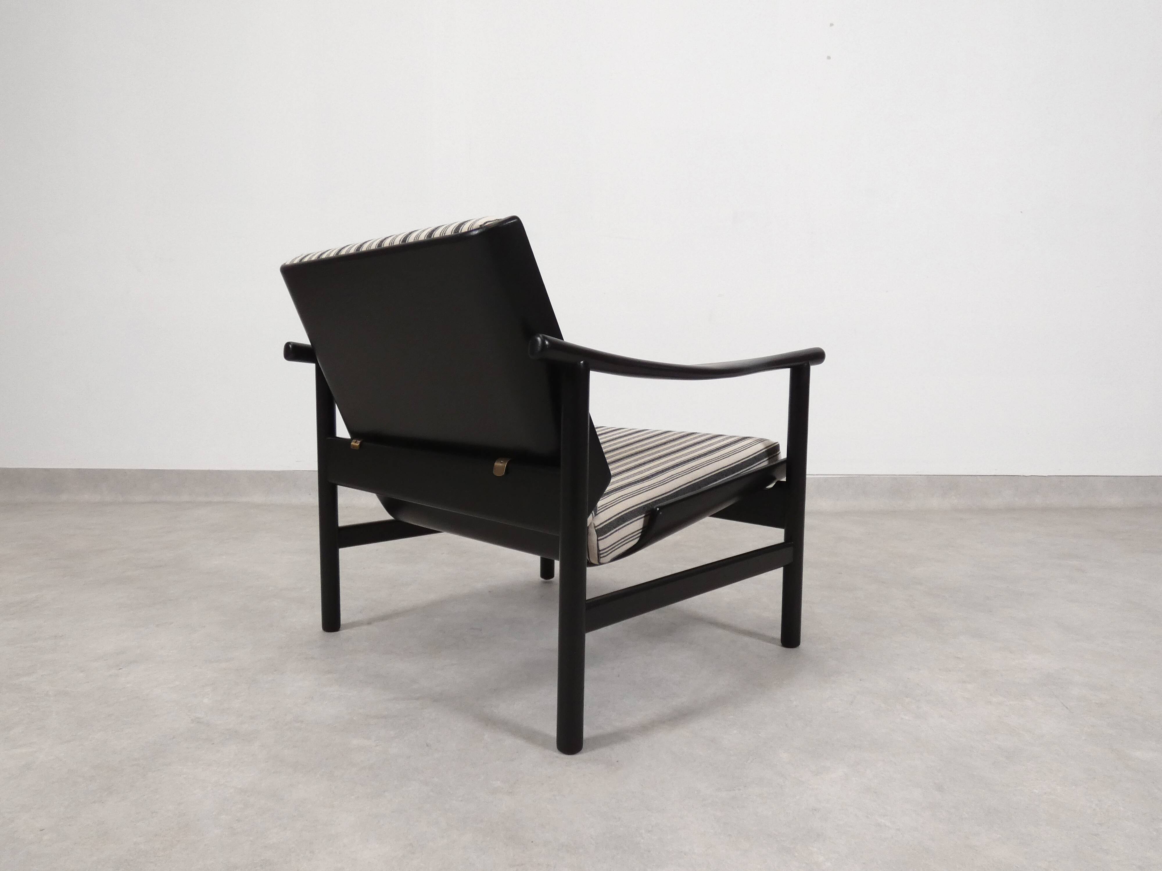 Wooden Scandianvian arm chair