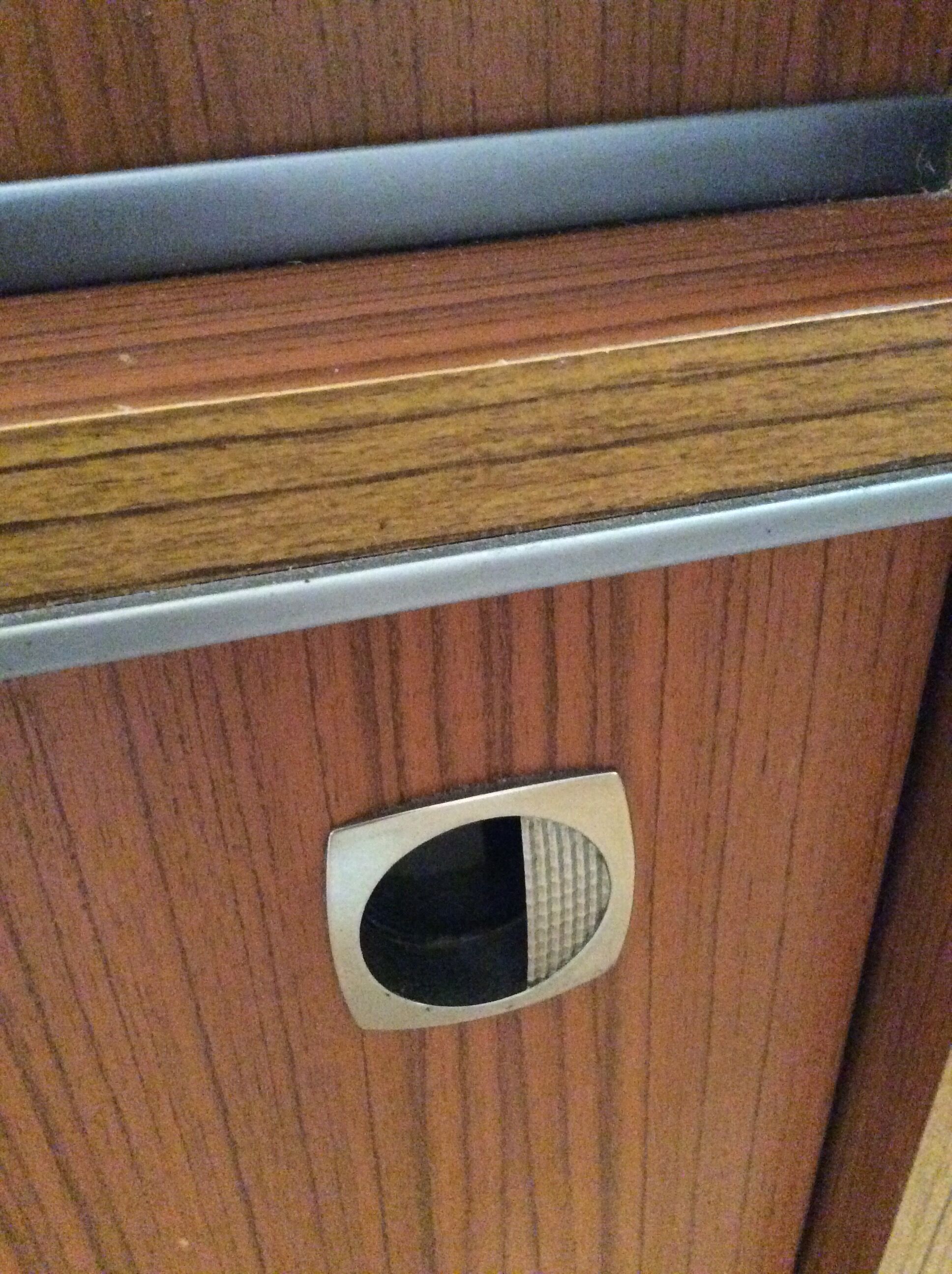Meuble bar vintage des années 70