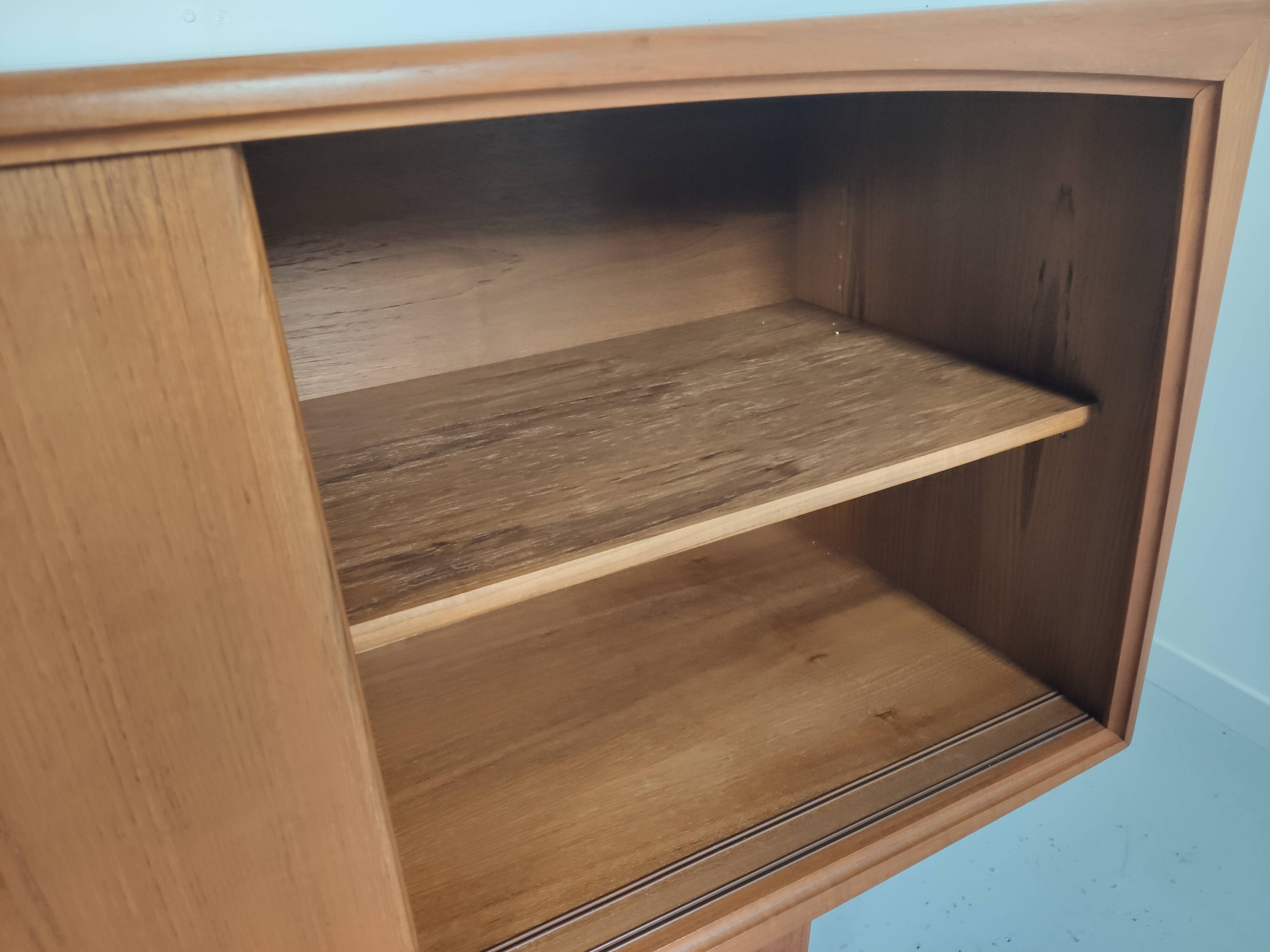 Scandinavian teck line RT Màbel model 272, 60s