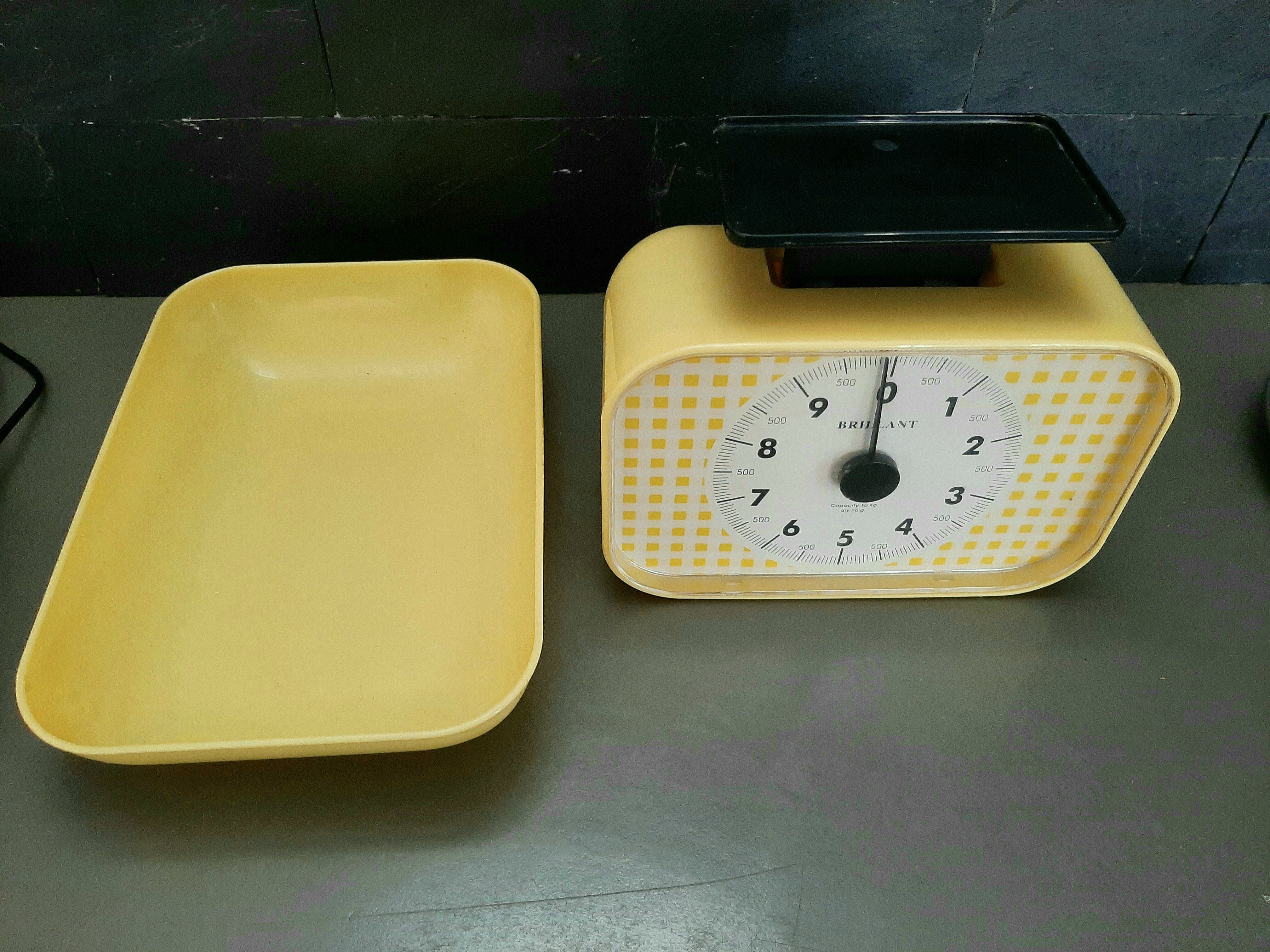 Balance de cuisine vintage jaune Brillant