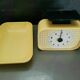 Balance de cuisine vintage jaune Brillant