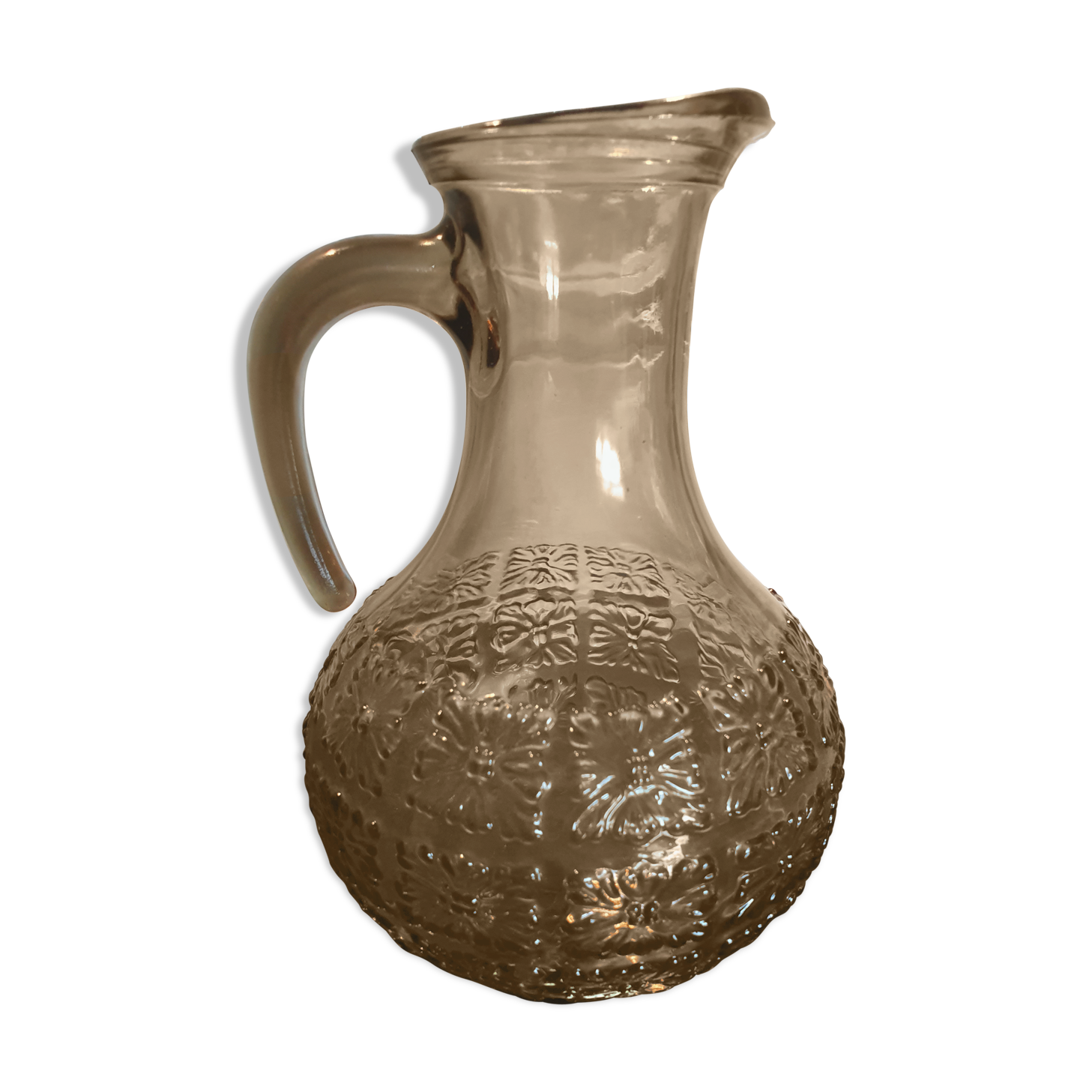 Pitcher-carafe glass smokes