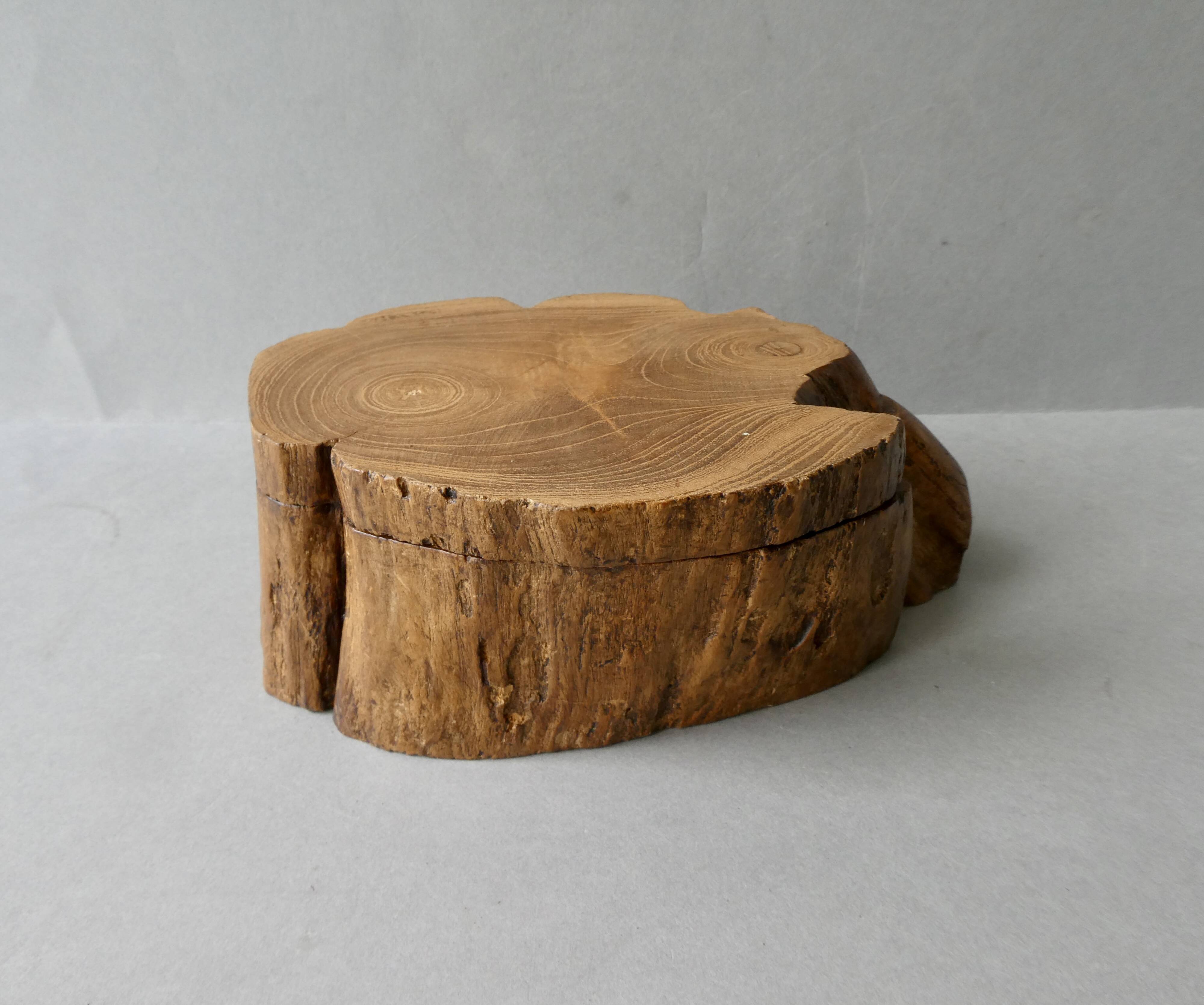 Boite en bois monoxyle, travail artisanal