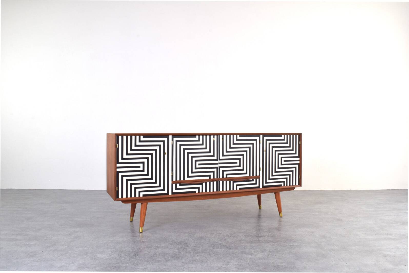 Buffet peint à la main Op-Art du milieu du siècle de Sven Andersen Møbelfabrikk,