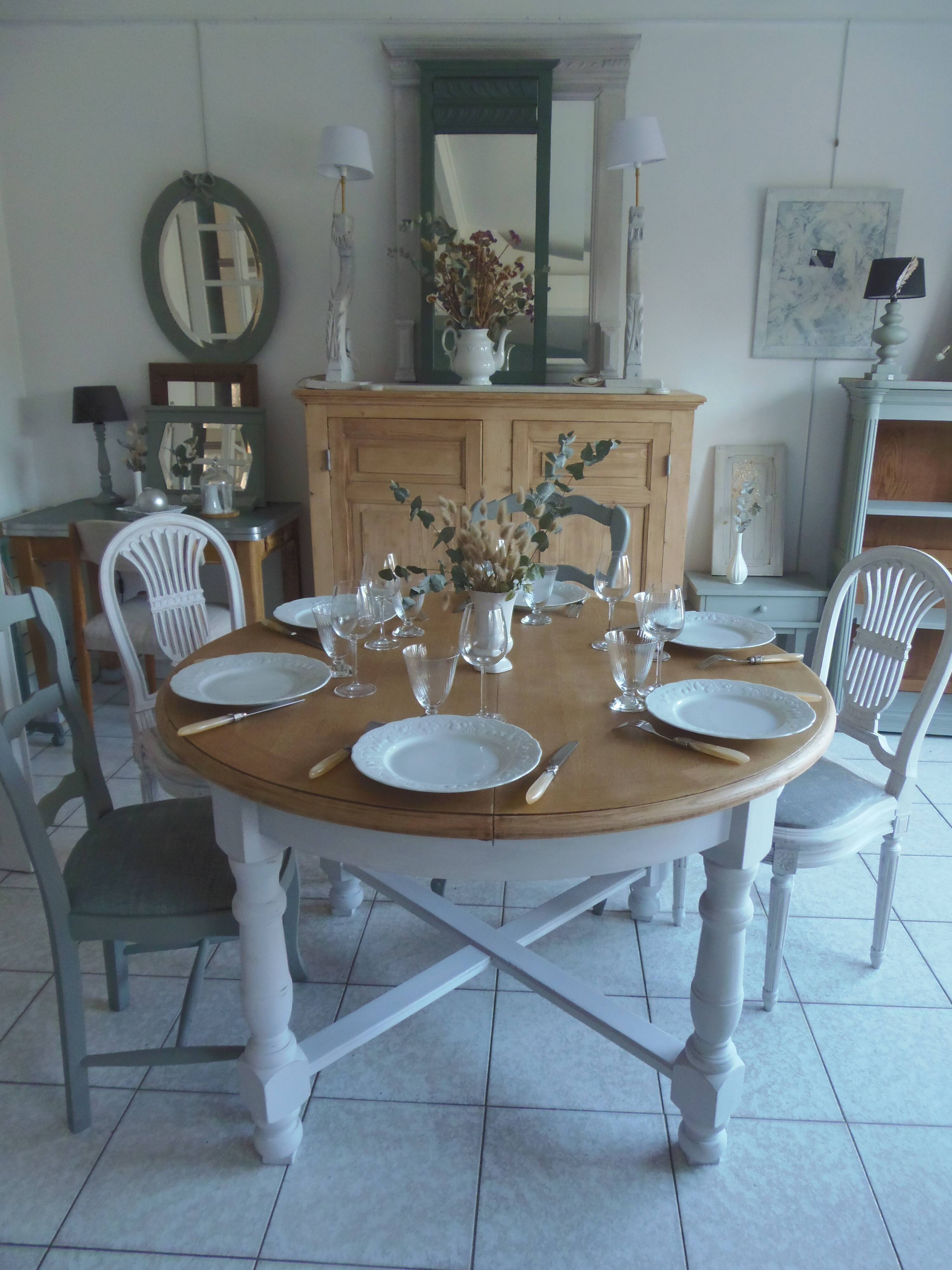 Round table with pearl gray patinated oak base, wooden top.